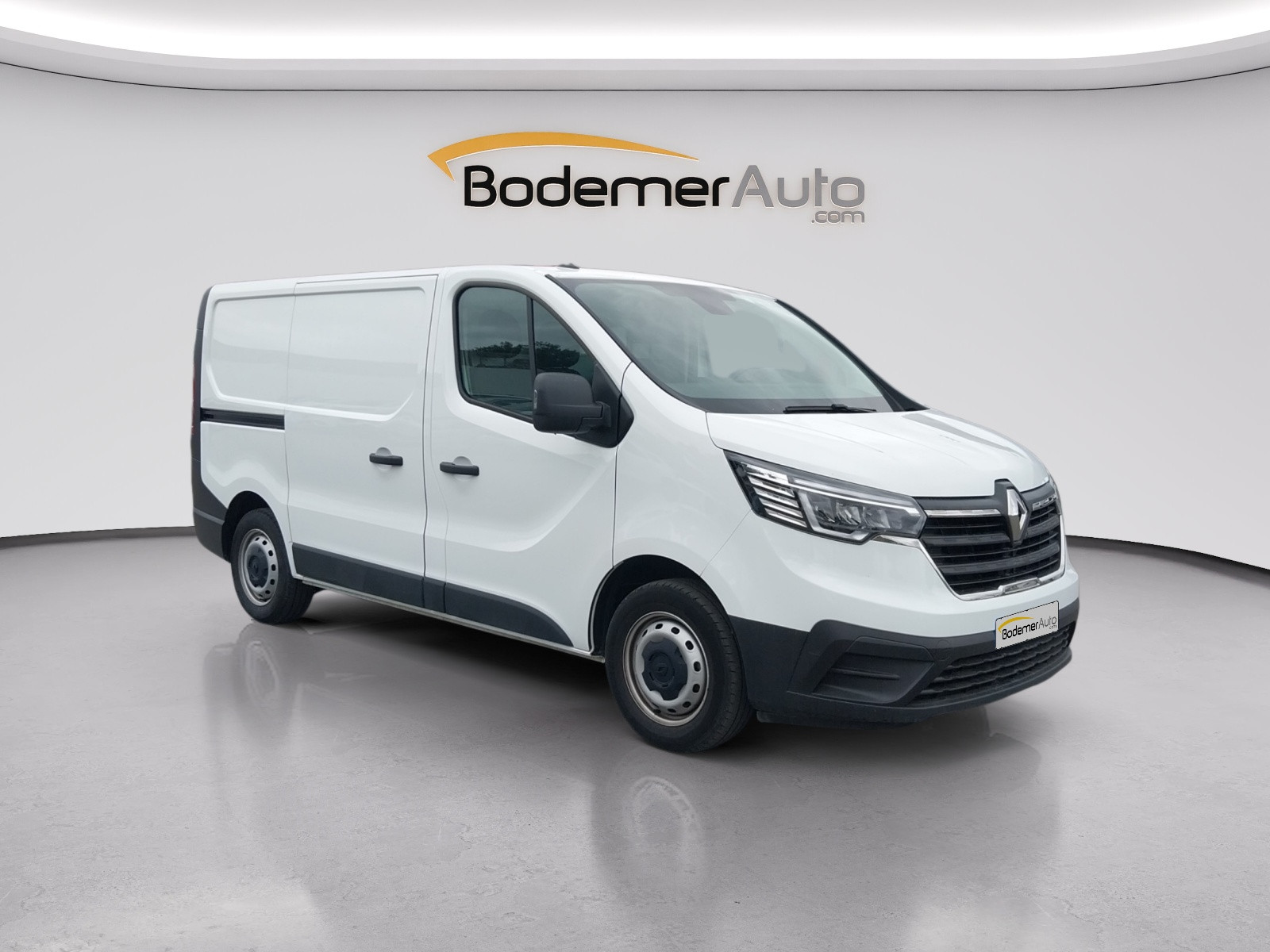 Vente en ligne Renault Trafic 3 Fourgon TRAFIC FG BLUE DCI 130 L1H1 3T GSR2 au prix de 22 990 €