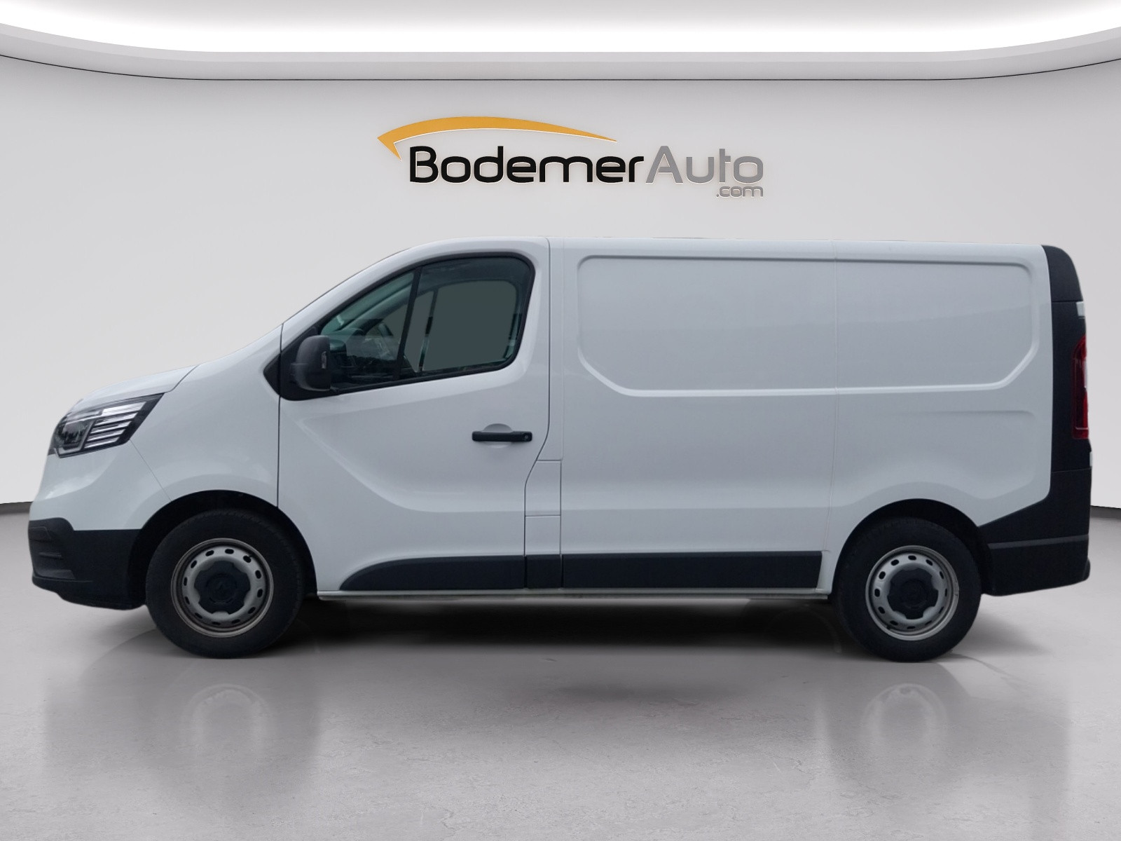 Vente en ligne Renault Trafic 3 Fourgon TRAFIC FG BLUE DCI 130 L1H1 3T GSR2 au prix de 22 990 €