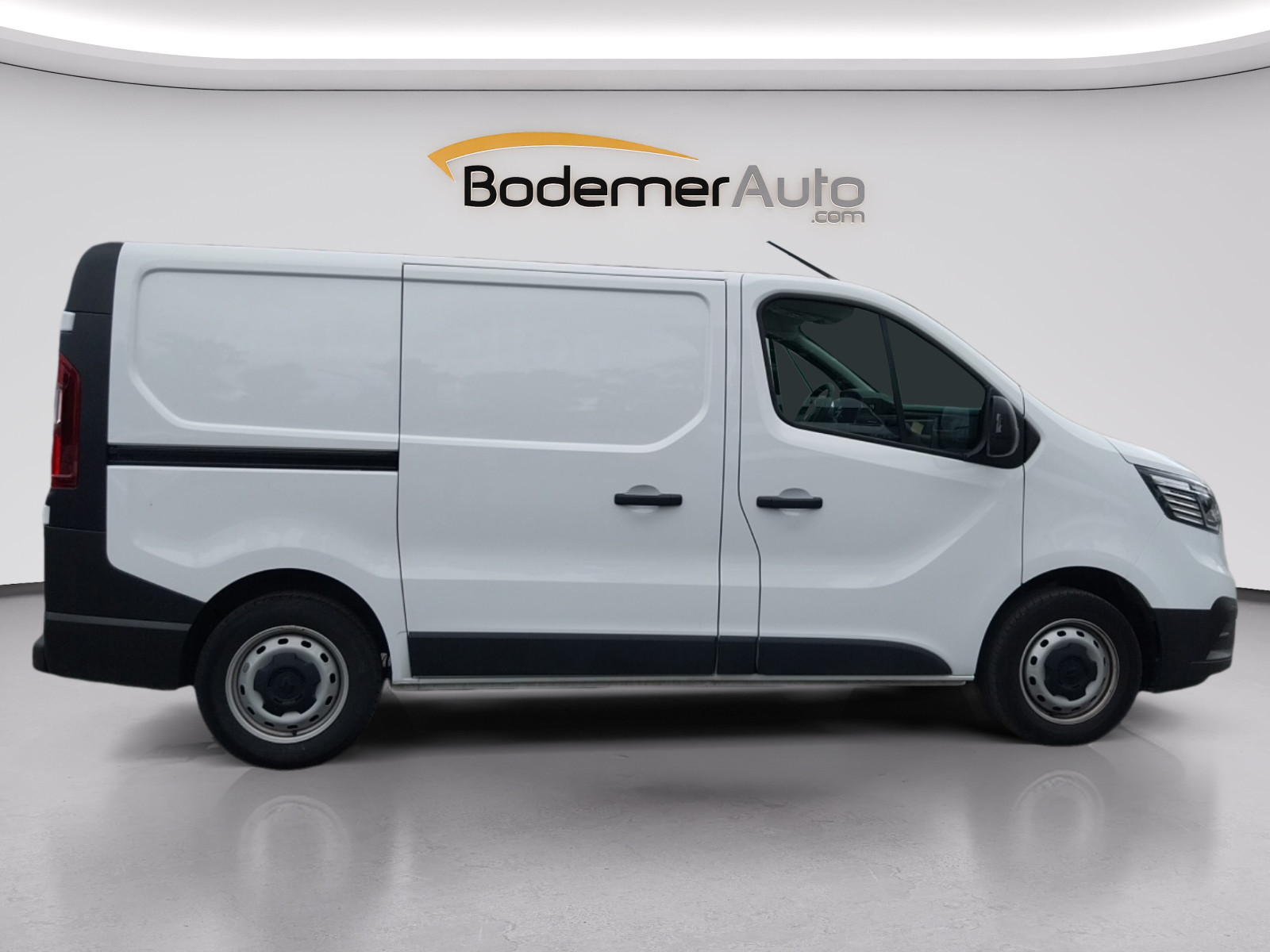 Vente en ligne Renault Trafic 3 Fourgon TRAFIC FG BLUE DCI 130 L1H1 3T GSR2 au prix de 22 990 €