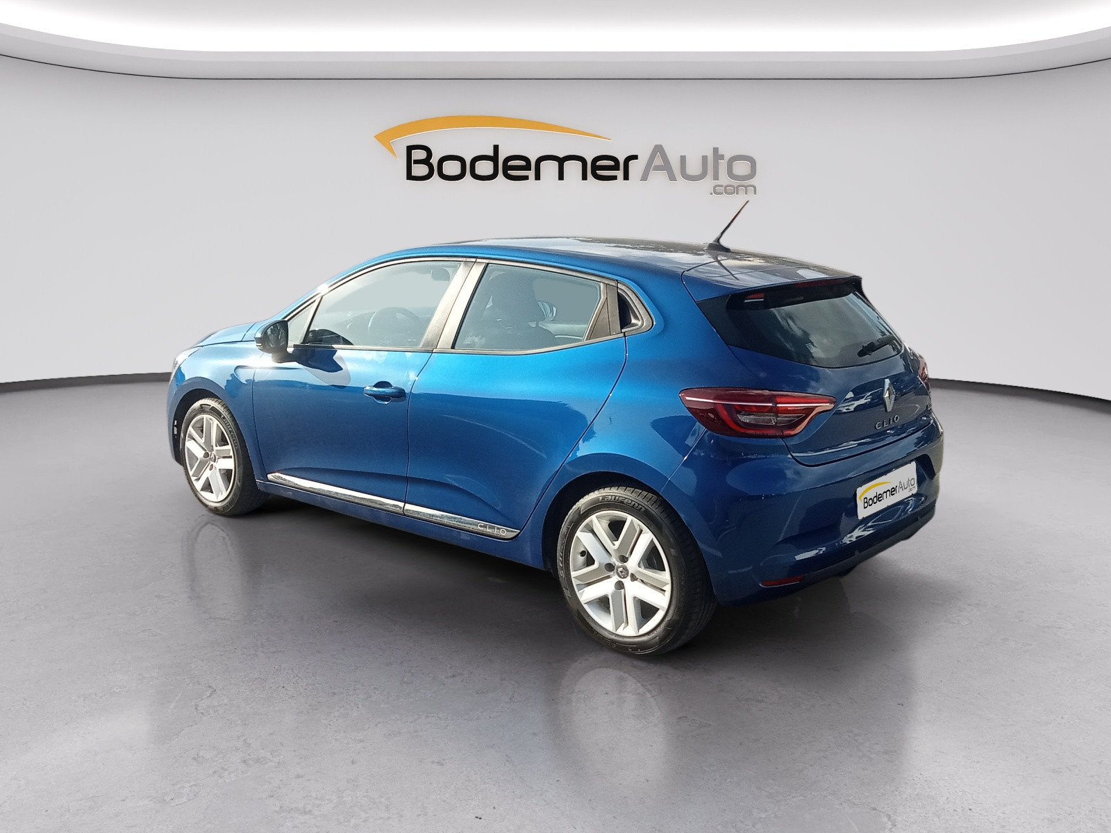 Vente en ligne Renault Clio 5 Clio E-Tech 140 - 21N au prix de 14 990 €