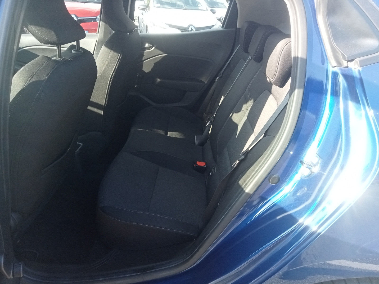 Vente en ligne Renault Clio 5 Clio E-Tech 140 - 21N au prix de 14 990 €