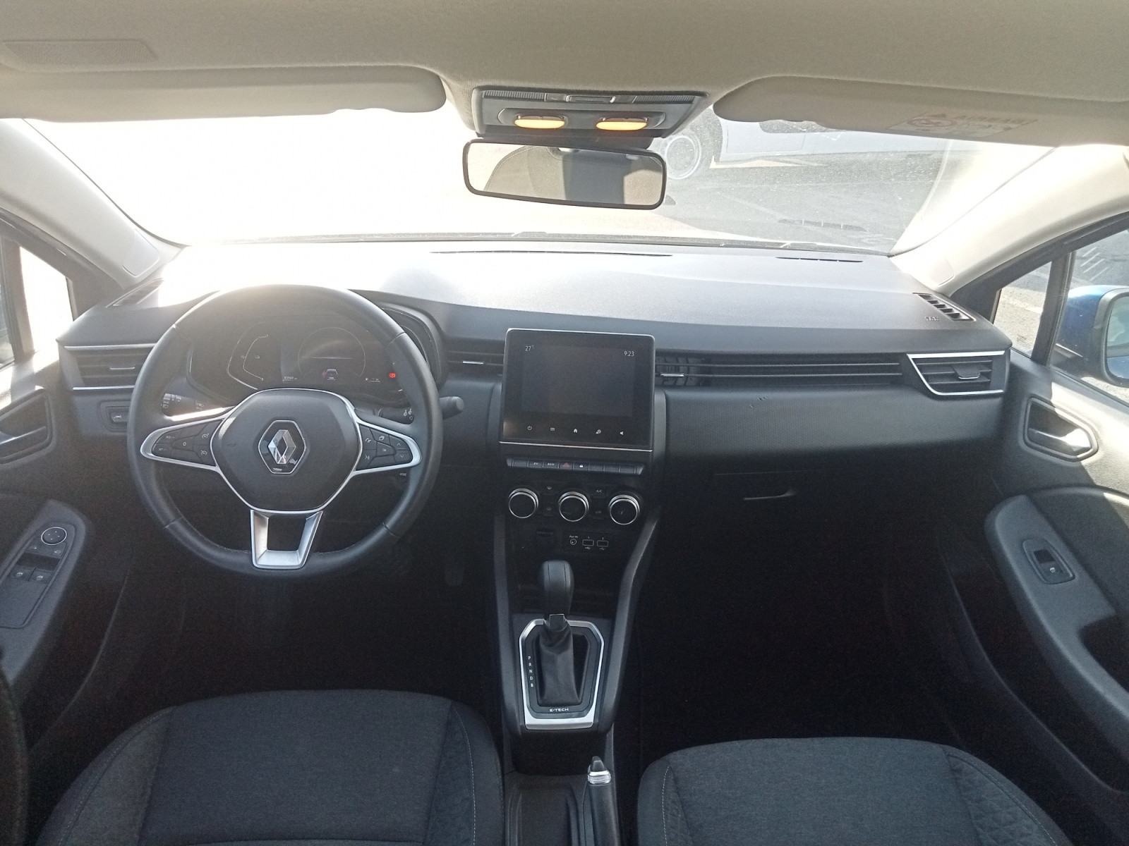 Vente en ligne Renault Clio 5 Clio E-Tech 140 - 21N au prix de 14 990 €