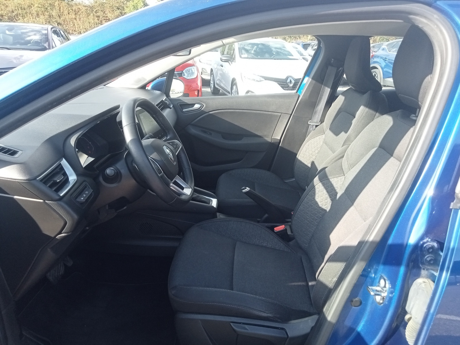Vente en ligne Renault Clio 5 Clio E-Tech 140 - 21N au prix de 14 990 €