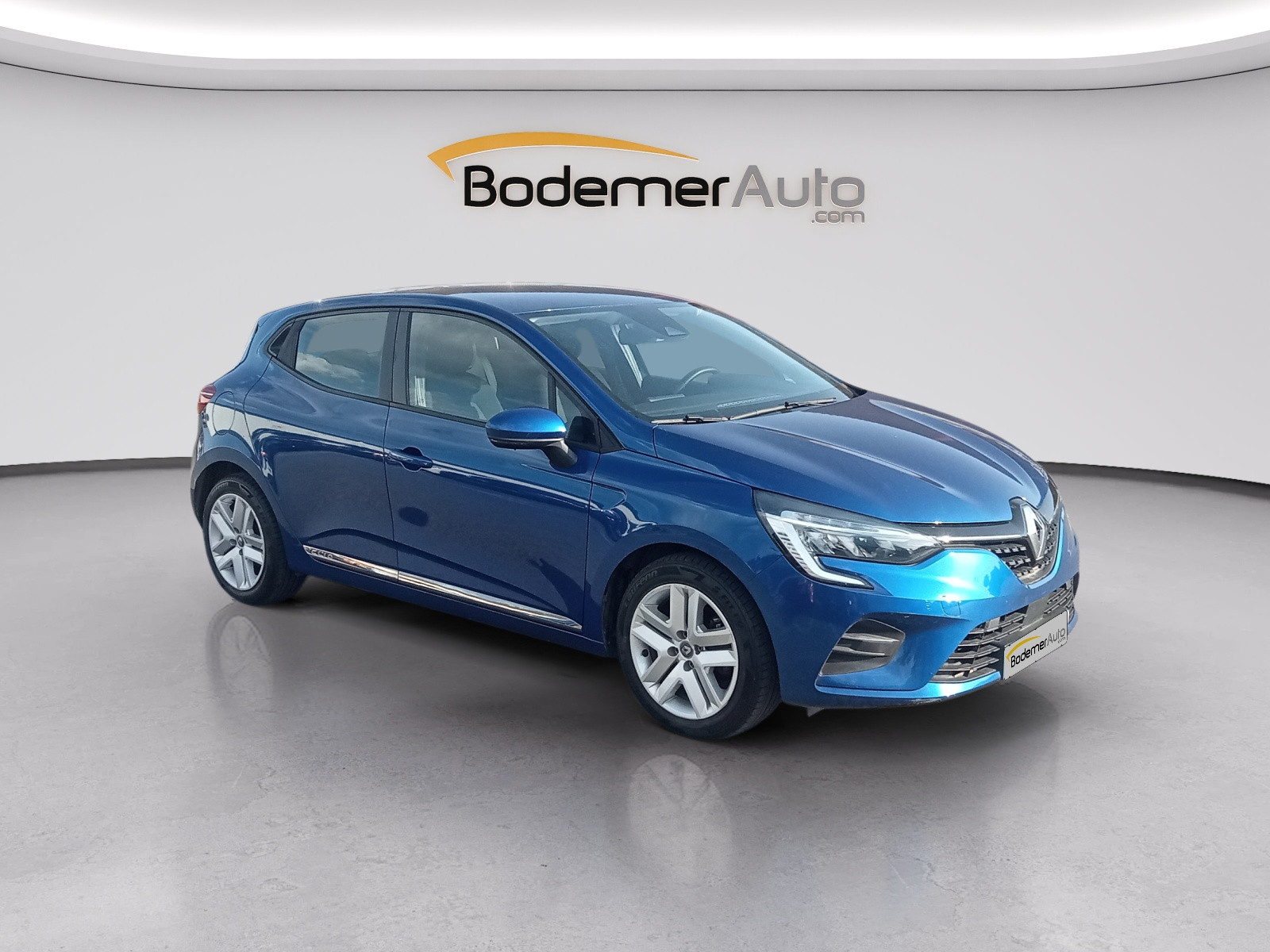 Vente en ligne Renault Clio 5 Clio E-Tech 140 - 21N au prix de 14 990 €