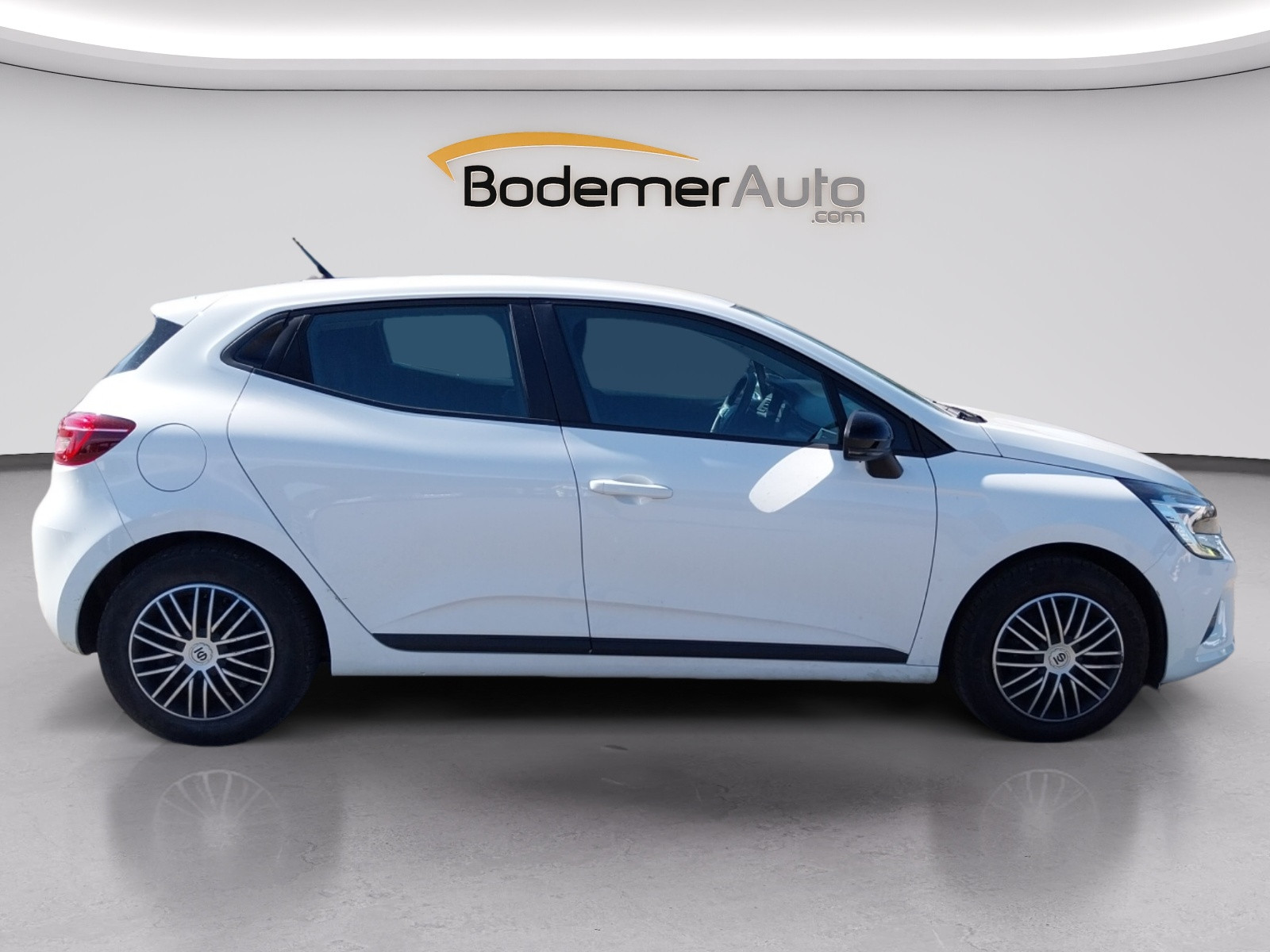 Vente en ligne Renault Clio 5 Clio E-Tech full hybrid 145 au prix de 16 990 €