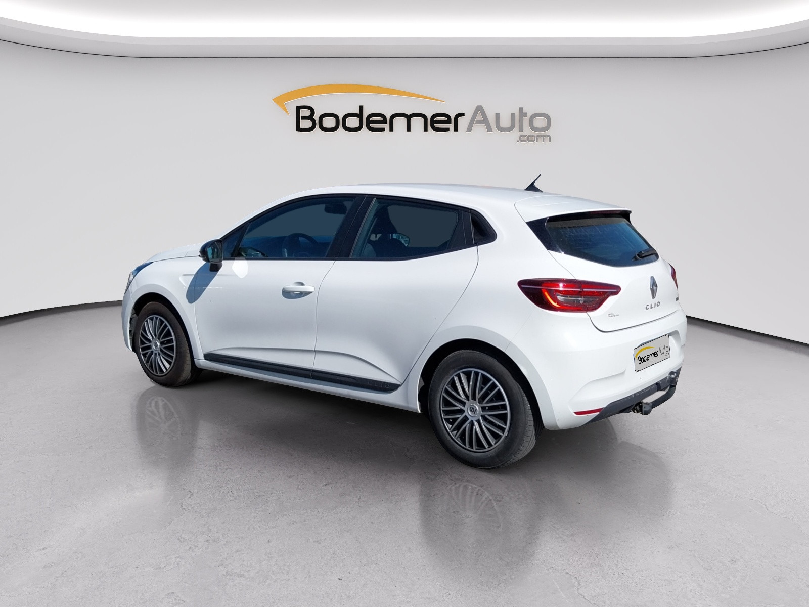 Vente en ligne Renault Clio 5 Clio E-Tech full hybrid 145 au prix de 16 990 €