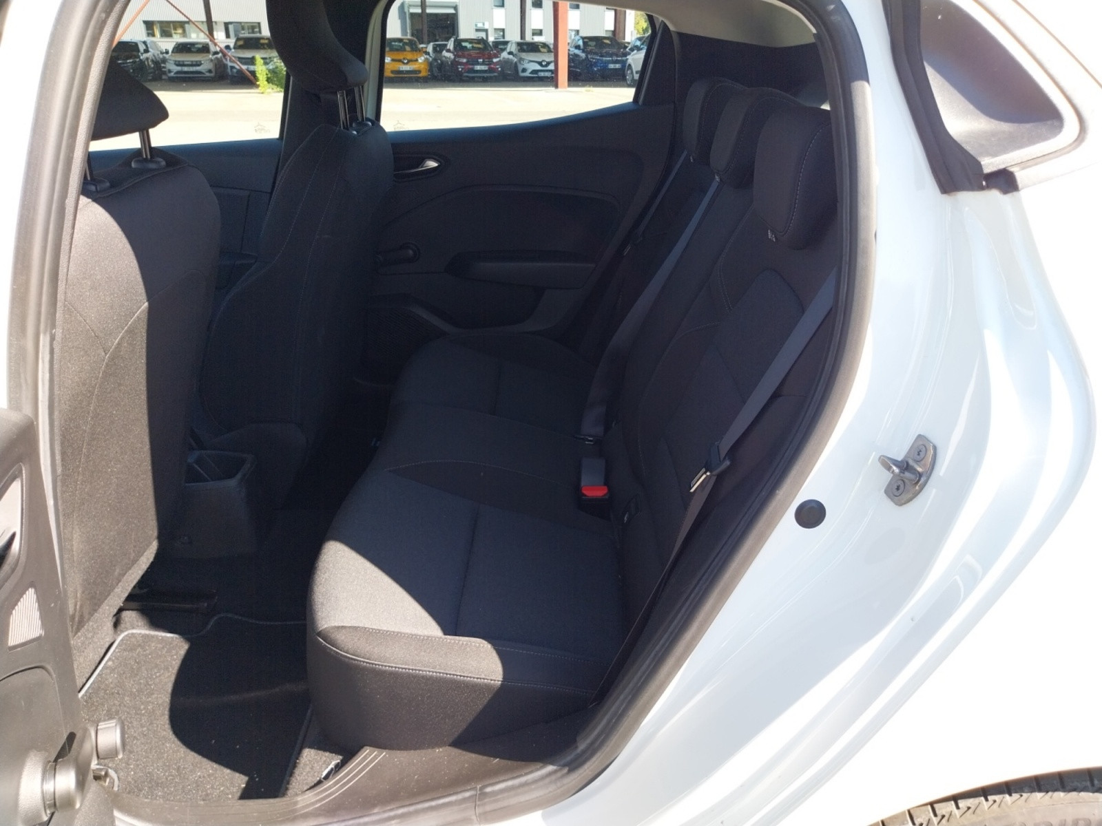 Vente en ligne Renault Clio 5 Clio E-Tech full hybrid 145 au prix de 16 990 €