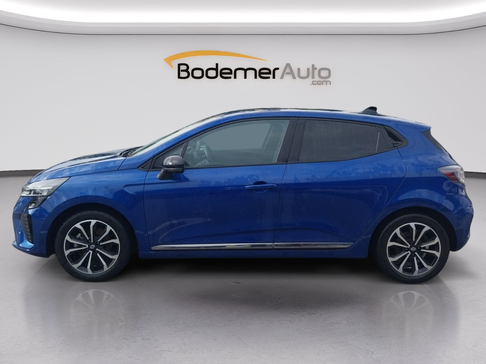 Vente en ligne Renault Clio 5 Clio E-Tech full hybrid 145 au prix de 16 990 €