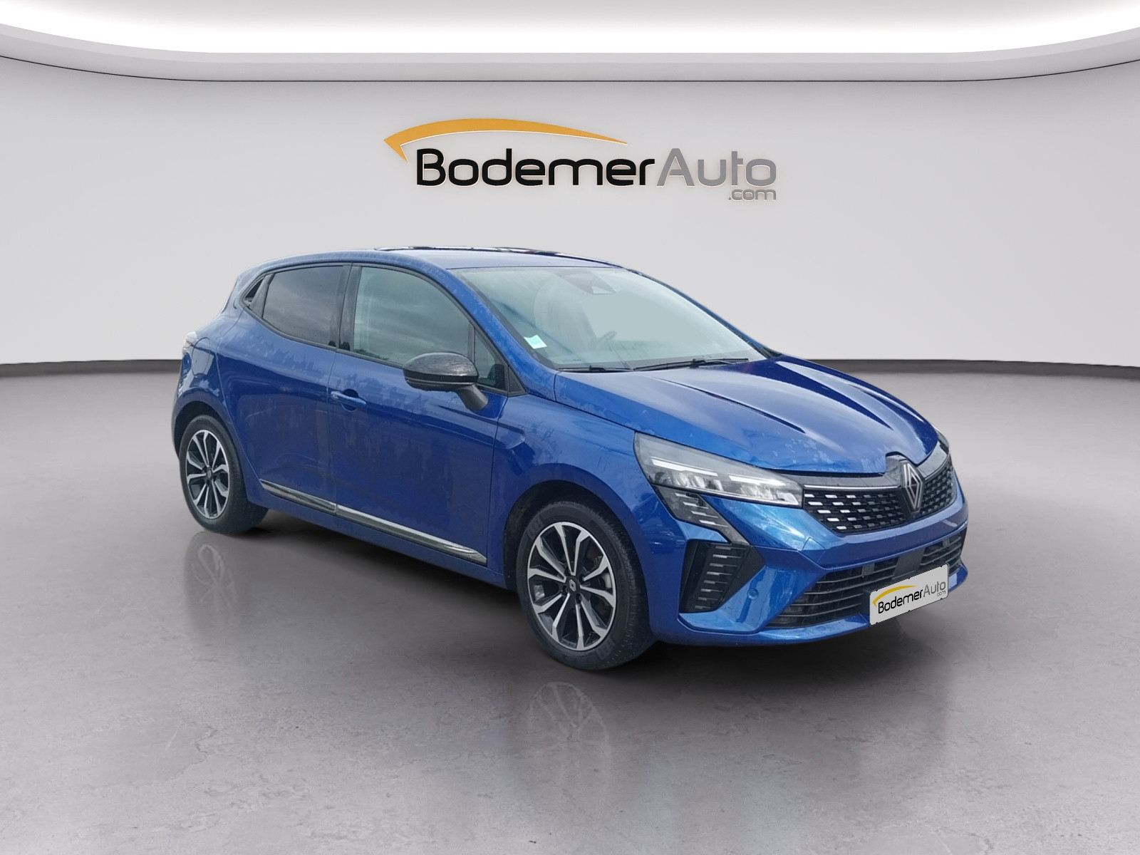 Vente en ligne Renault Clio 5 Clio E-Tech full hybrid 145 au prix de 16 990 €