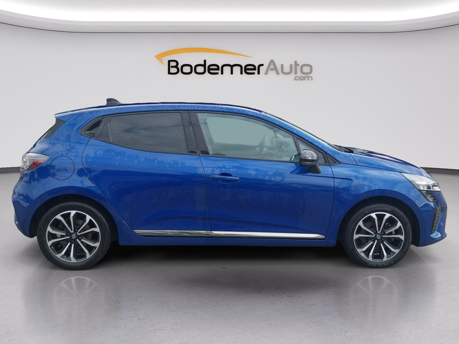 Vente en ligne Renault Clio 5 Clio E-Tech full hybrid 145 au prix de 16 990 €