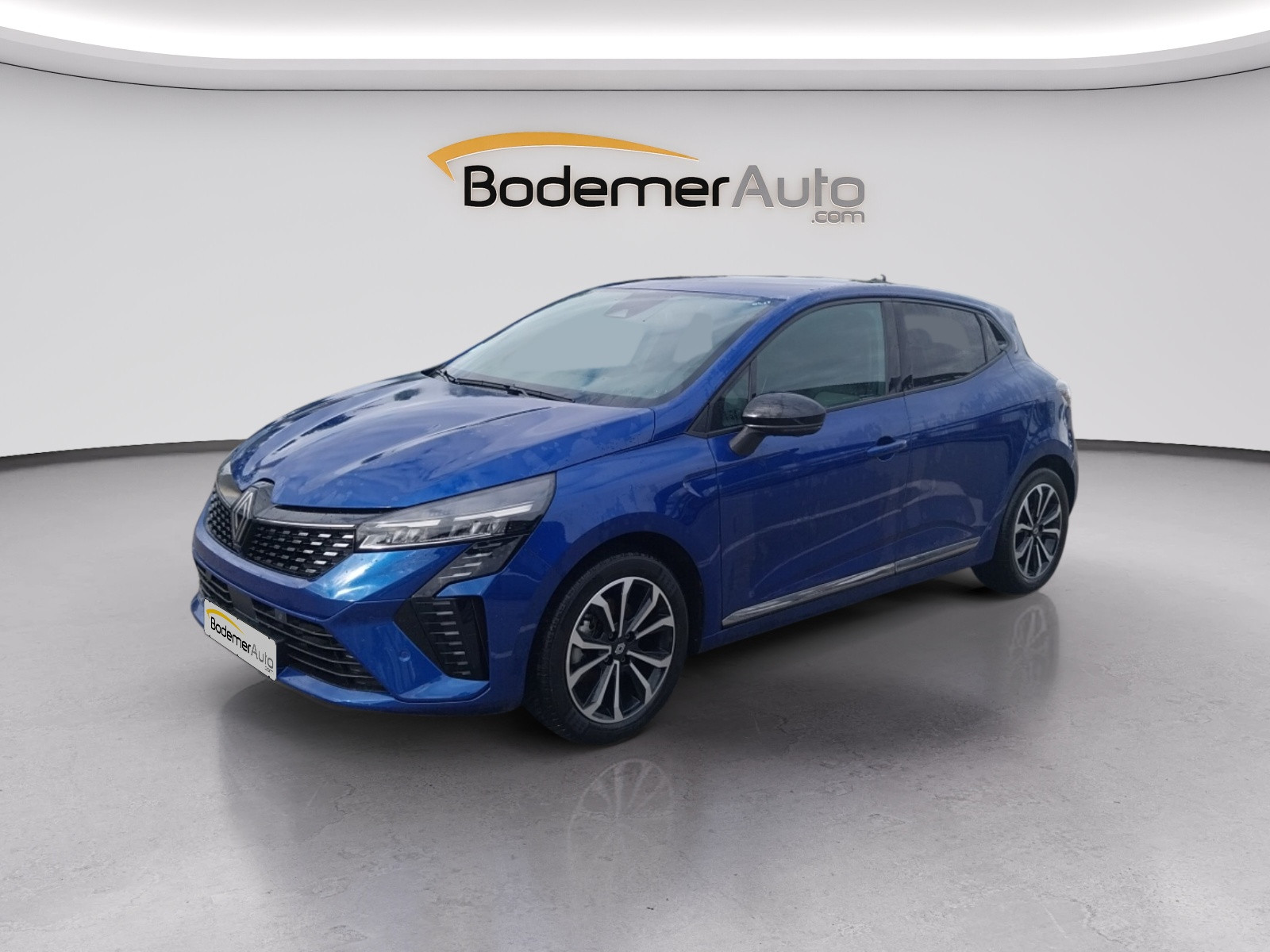 Renault Clio 5 Clio E-Tech full hybrid 145 occasion de 2023 en vente à Coutances