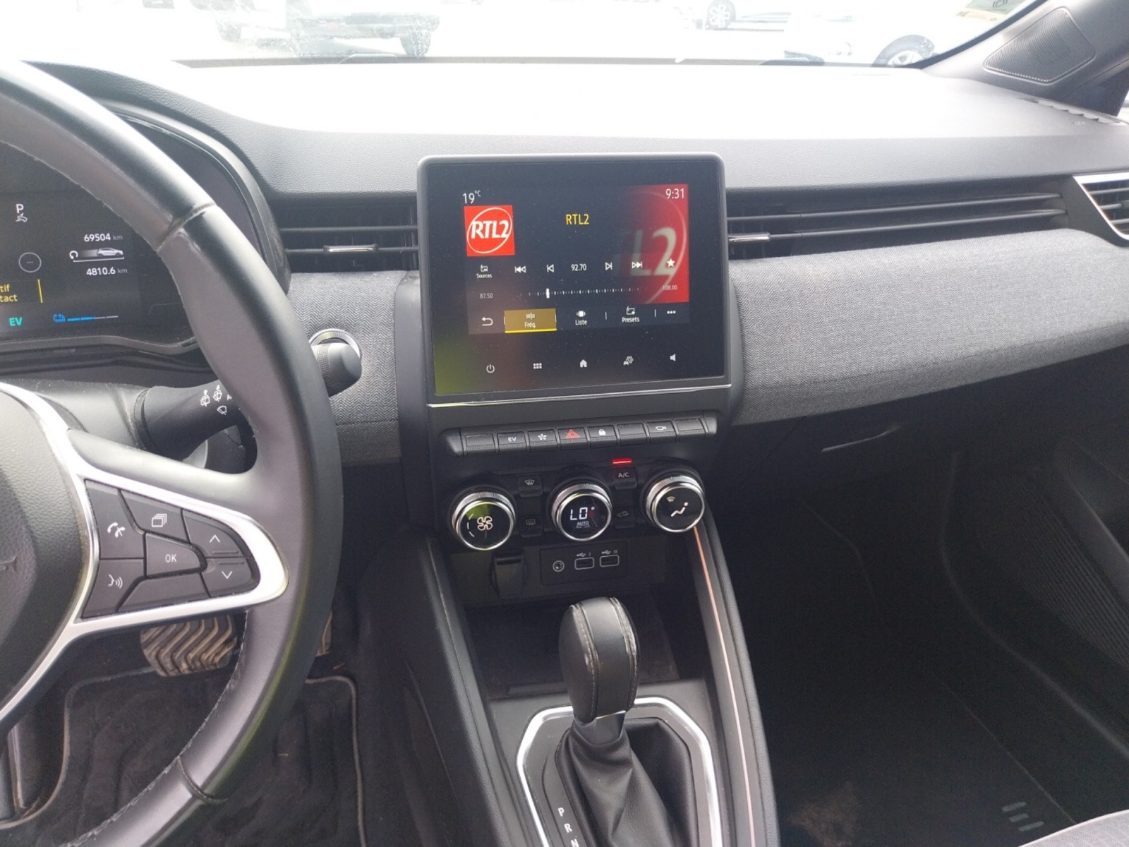 Vente en ligne Renault Clio 5 Clio E-Tech full hybrid 145 au prix de 16 990 €