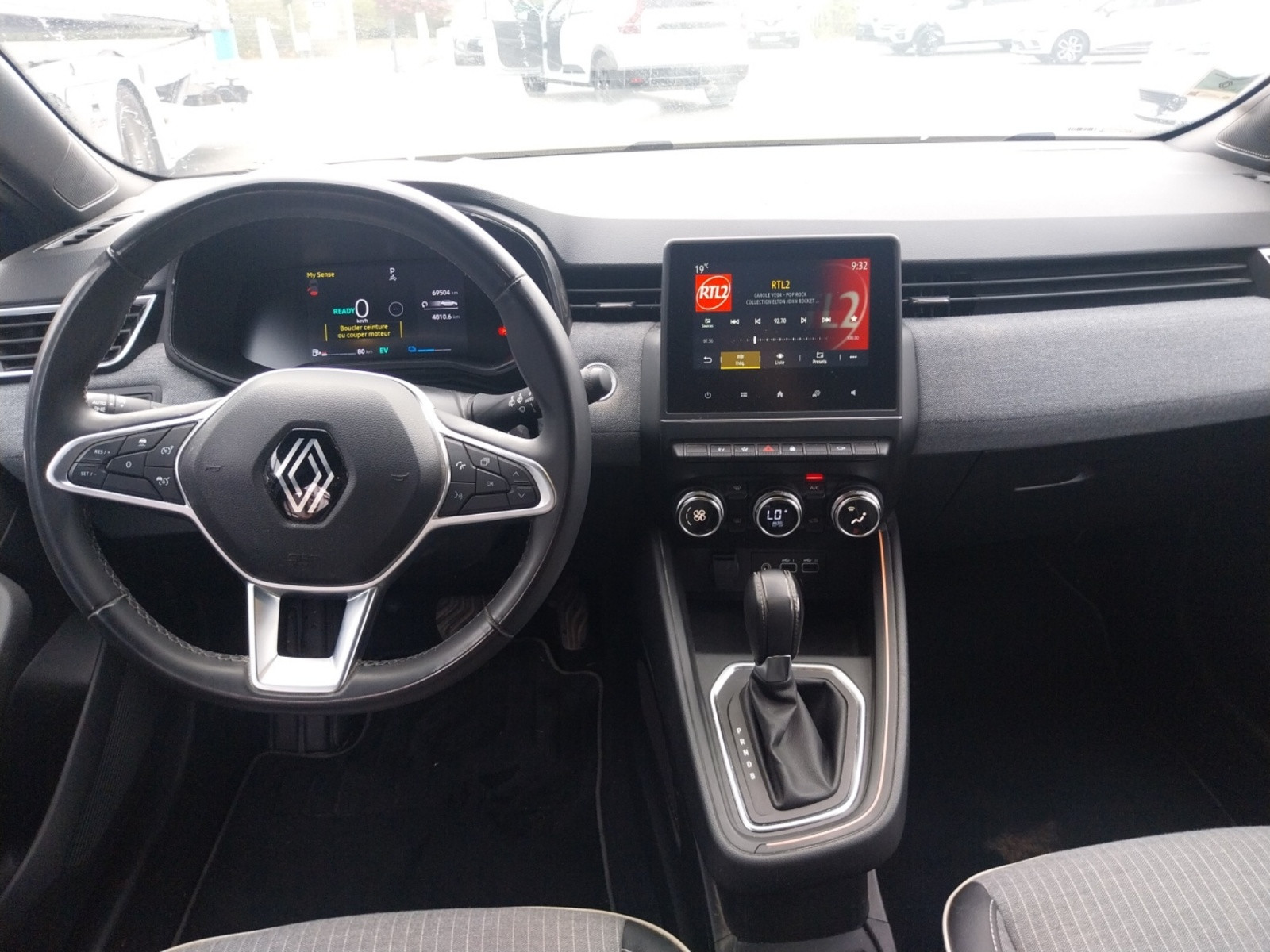 Vente en ligne Renault Clio 5 Clio E-Tech full hybrid 145 au prix de 16 990 €