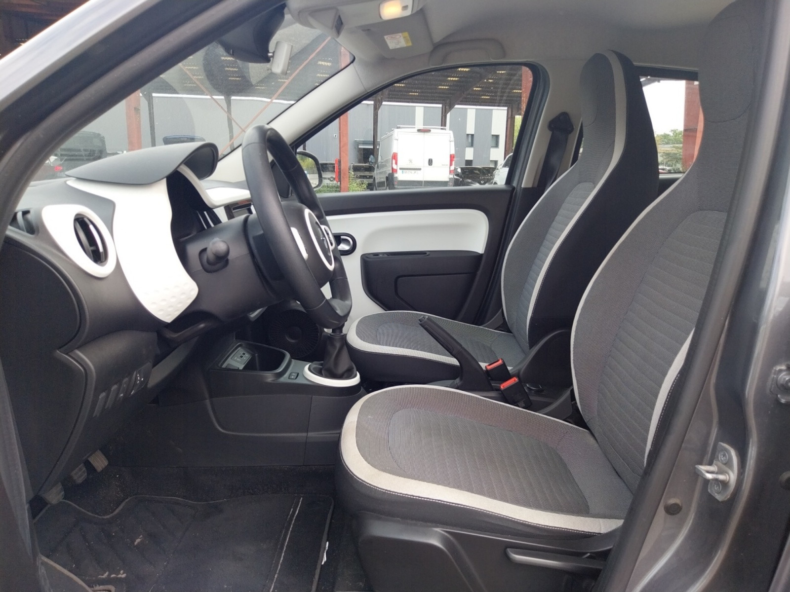 Vente en ligne Renault Twingo 3  SCe 65 au prix de 11 990 €