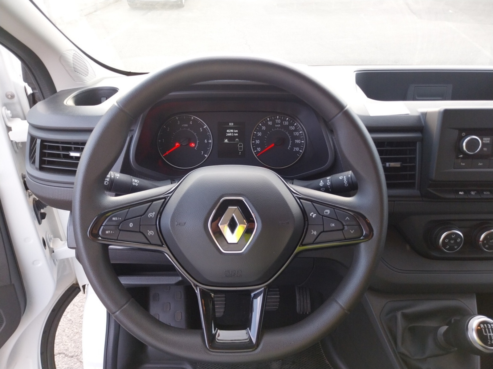Vente en ligne Renault Trafic 3 Fourgon TRAFIC FG BLUE DCI 130 L1H1 3T GSR2 au prix de 22 990 €