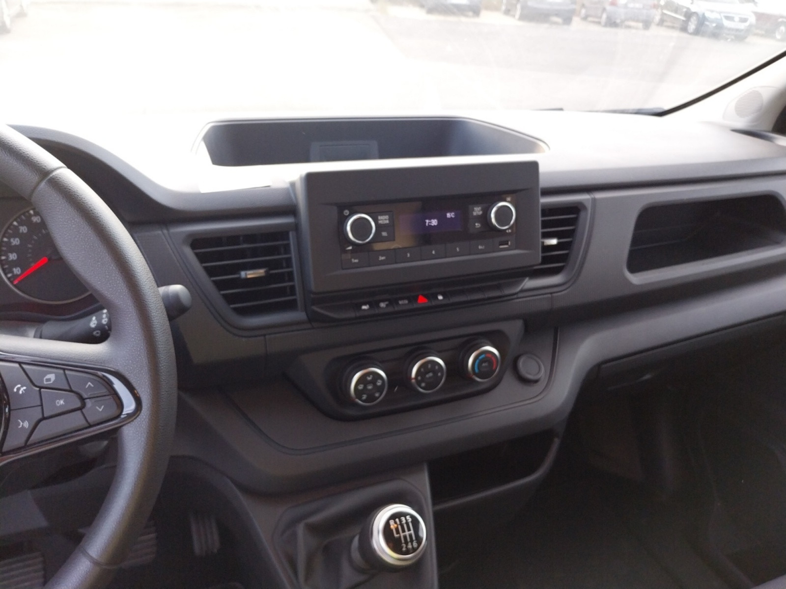 Vente en ligne Renault Trafic 3 Fourgon TRAFIC FG BLUE DCI 130 L1H1 3T GSR2 au prix de 22 990 €