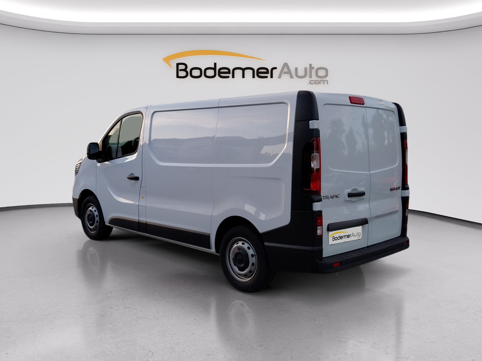 Vente en ligne Renault Trafic 3 Fourgon TRAFIC FG BLUE DCI 130 L1H1 3T GSR2 au prix de 22 990 €