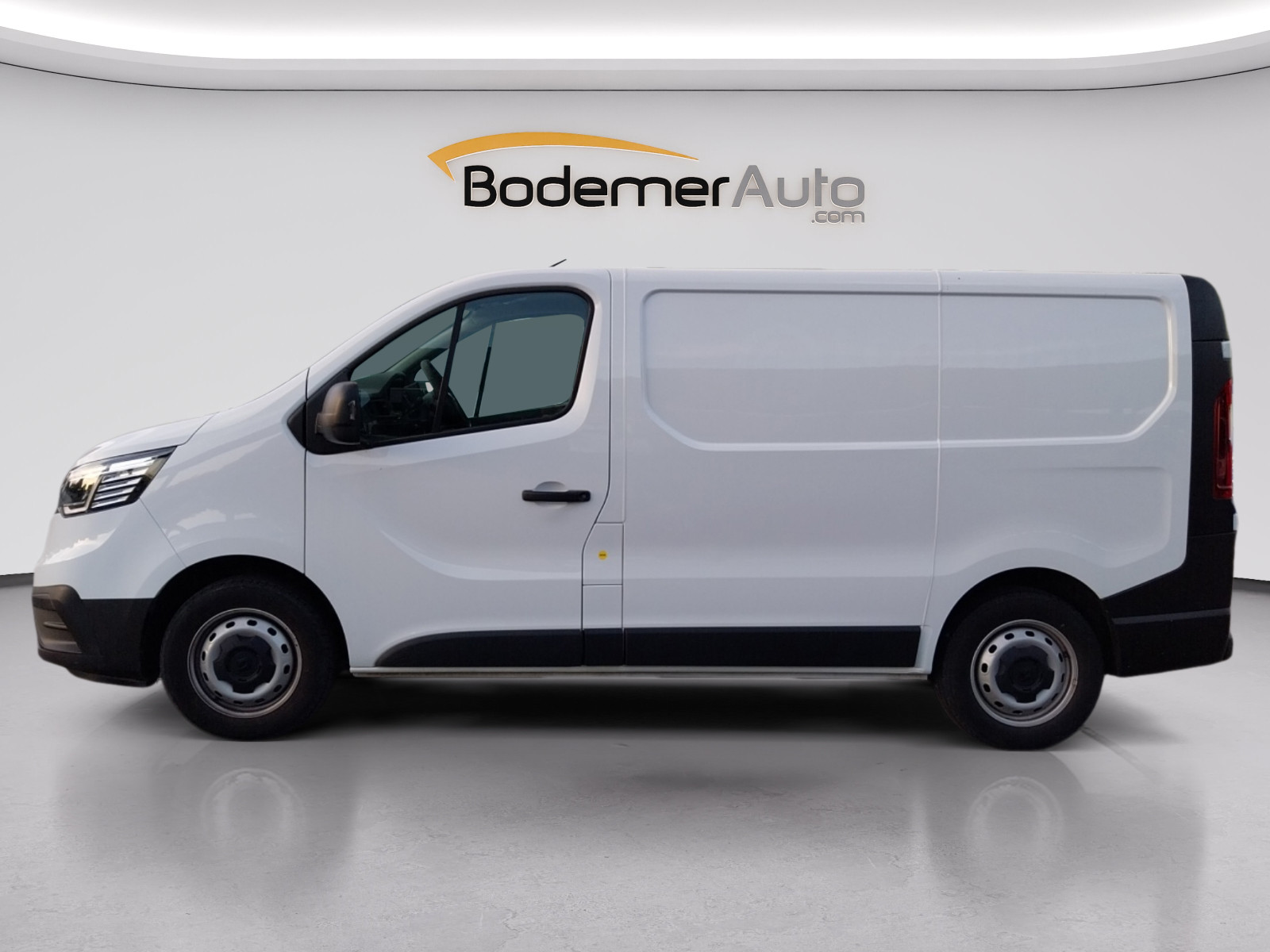Vente en ligne Renault Trafic 3 Fourgon TRAFIC FG BLUE DCI 130 L1H1 3T GSR2 au prix de 22 990 €