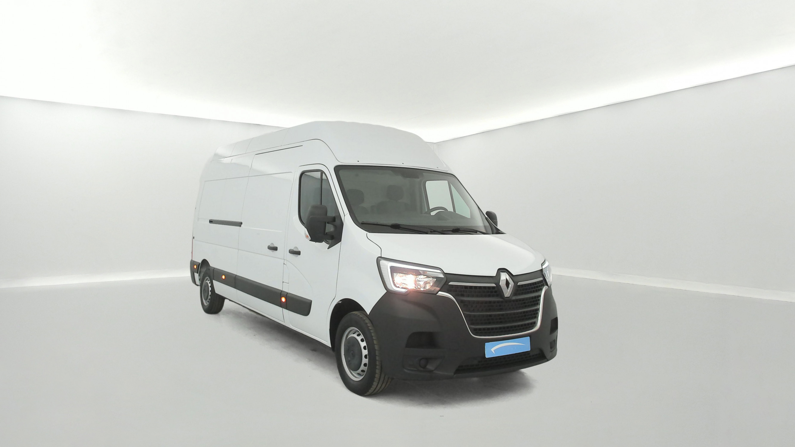 Vente en ligne Renault Master Fourgon MASTER FGN TRAC F3500 L3H3 BLUE DCI 135 au prix de 25 990 €