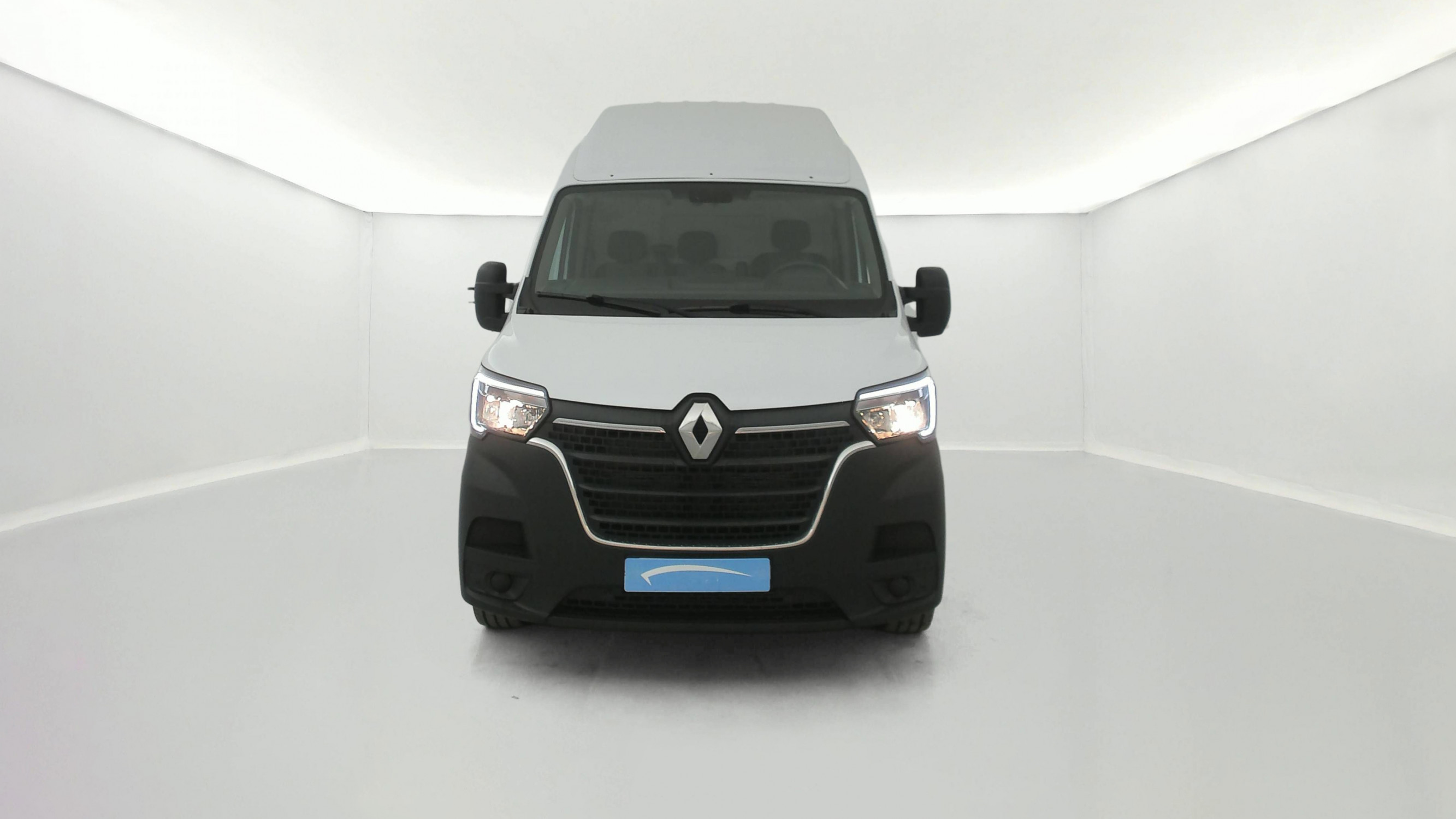 Vente en ligne Renault Master Fourgon MASTER FGN TRAC F3500 L3H3 BLUE DCI 135 au prix de 25 990 €