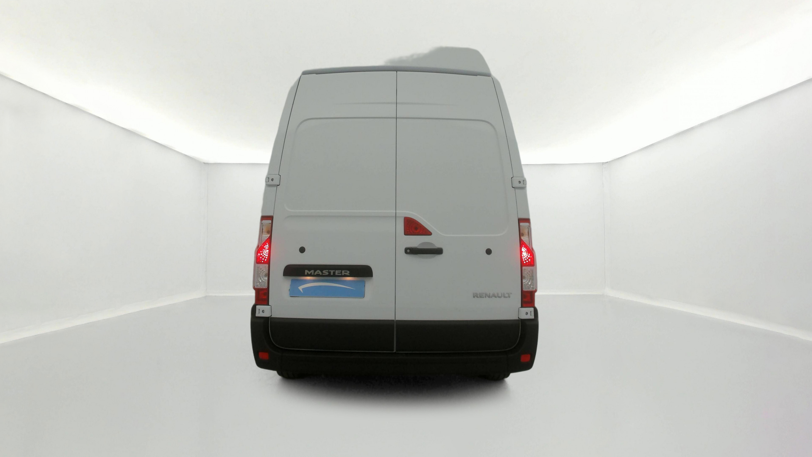 Vente en ligne Renault Master Fourgon MASTER FGN TRAC F3500 L3H3 BLUE DCI 135 au prix de 25 990 €