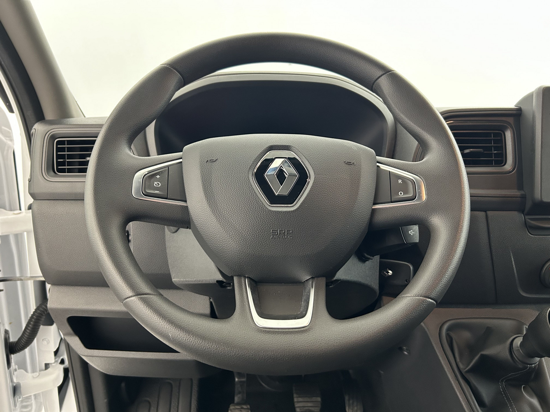 Vente en ligne Renault Master Fourgon MASTER FGN TRAC F3500 L3H3 BLUE DCI 135 au prix de 25 990 €