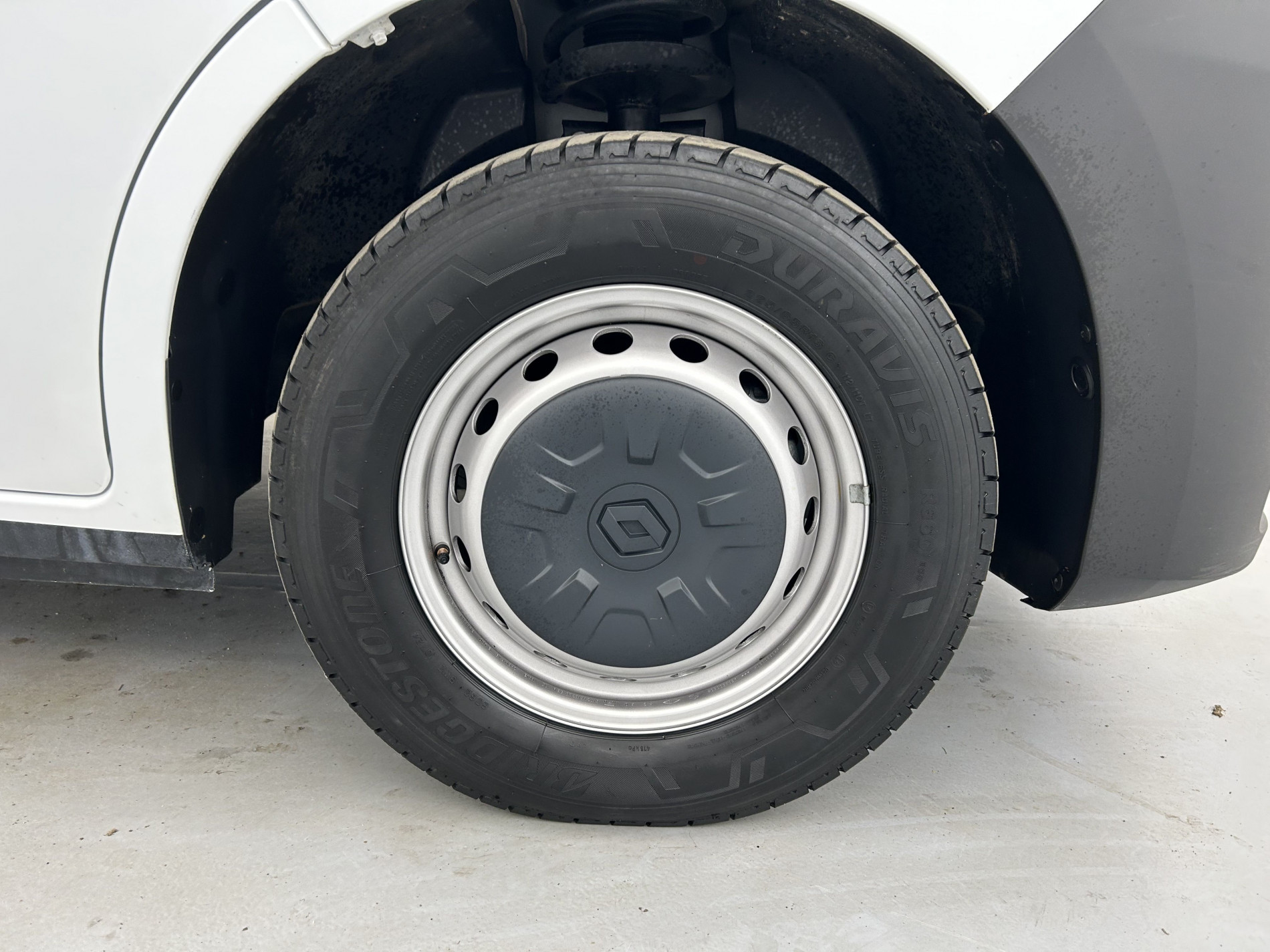Vente en ligne Renault Master Fourgon MASTER FGN TRAC F3500 L3H3 BLUE DCI 135 au prix de 25 990 €