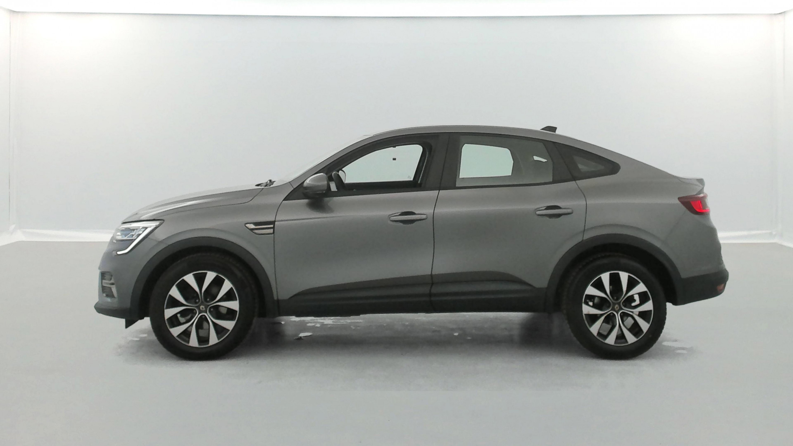 Vente en ligne Renault Arkana  E-Tech hybride 145 - 22 au prix de 19 990 €