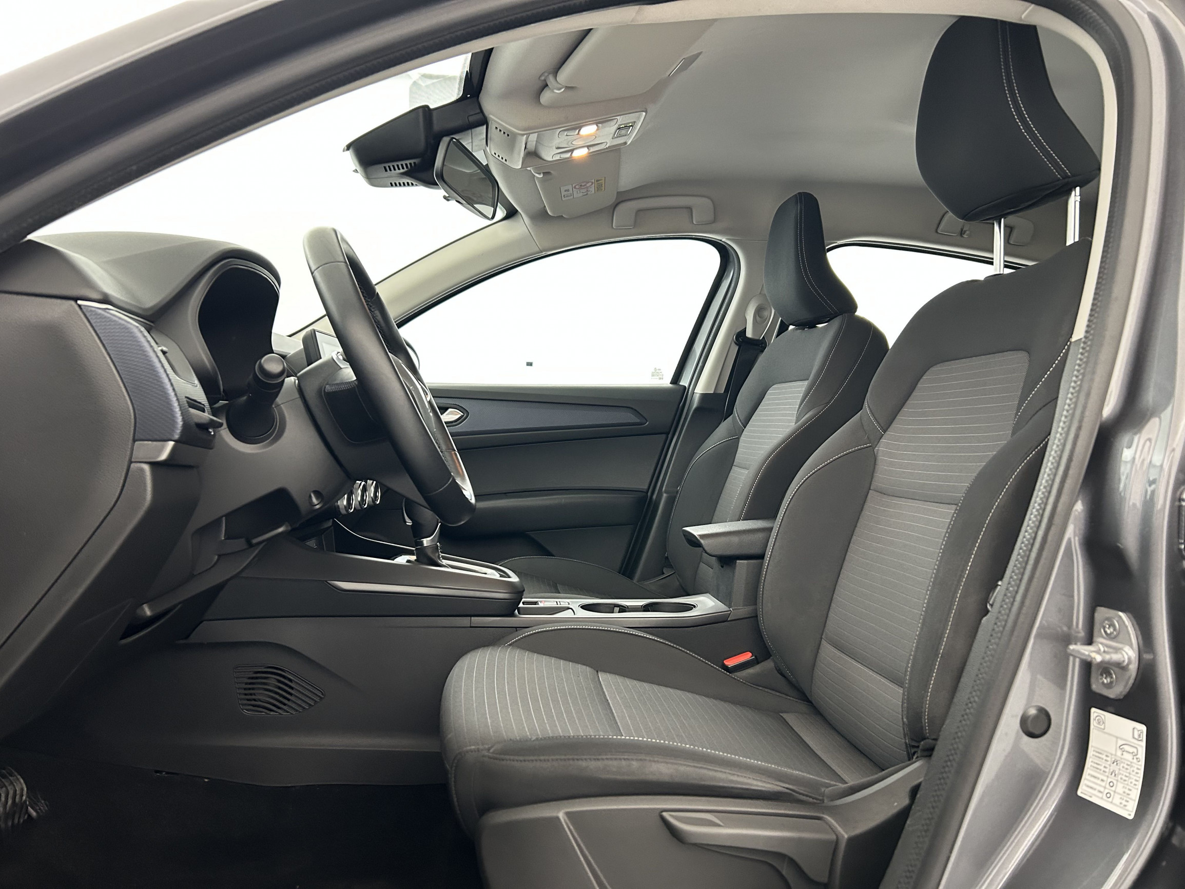 Vente en ligne Renault Arkana  E-Tech hybride 145 - 22 au prix de 19 990 €