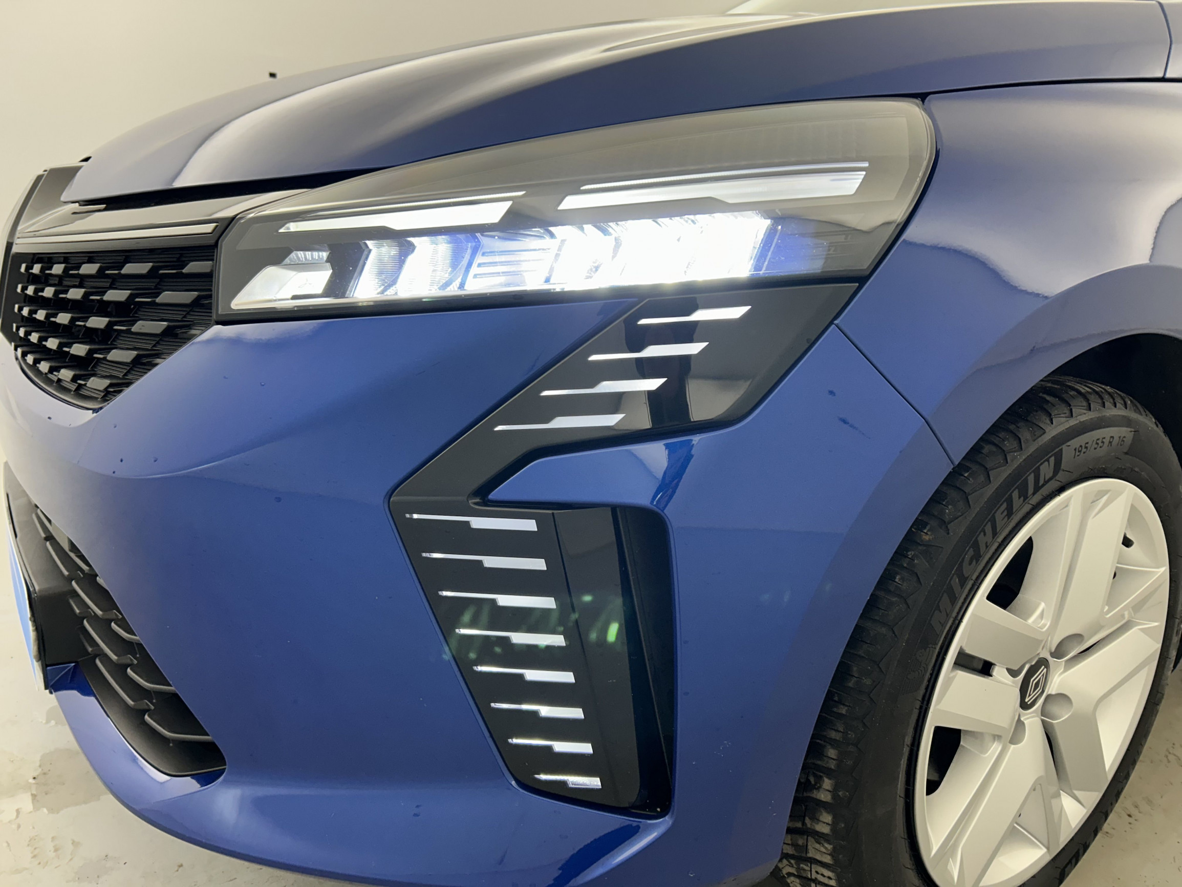 Vente en ligne Renault Clio 5 Clio Blue dCi 100 ch GSR2 au prix de 16 990 €