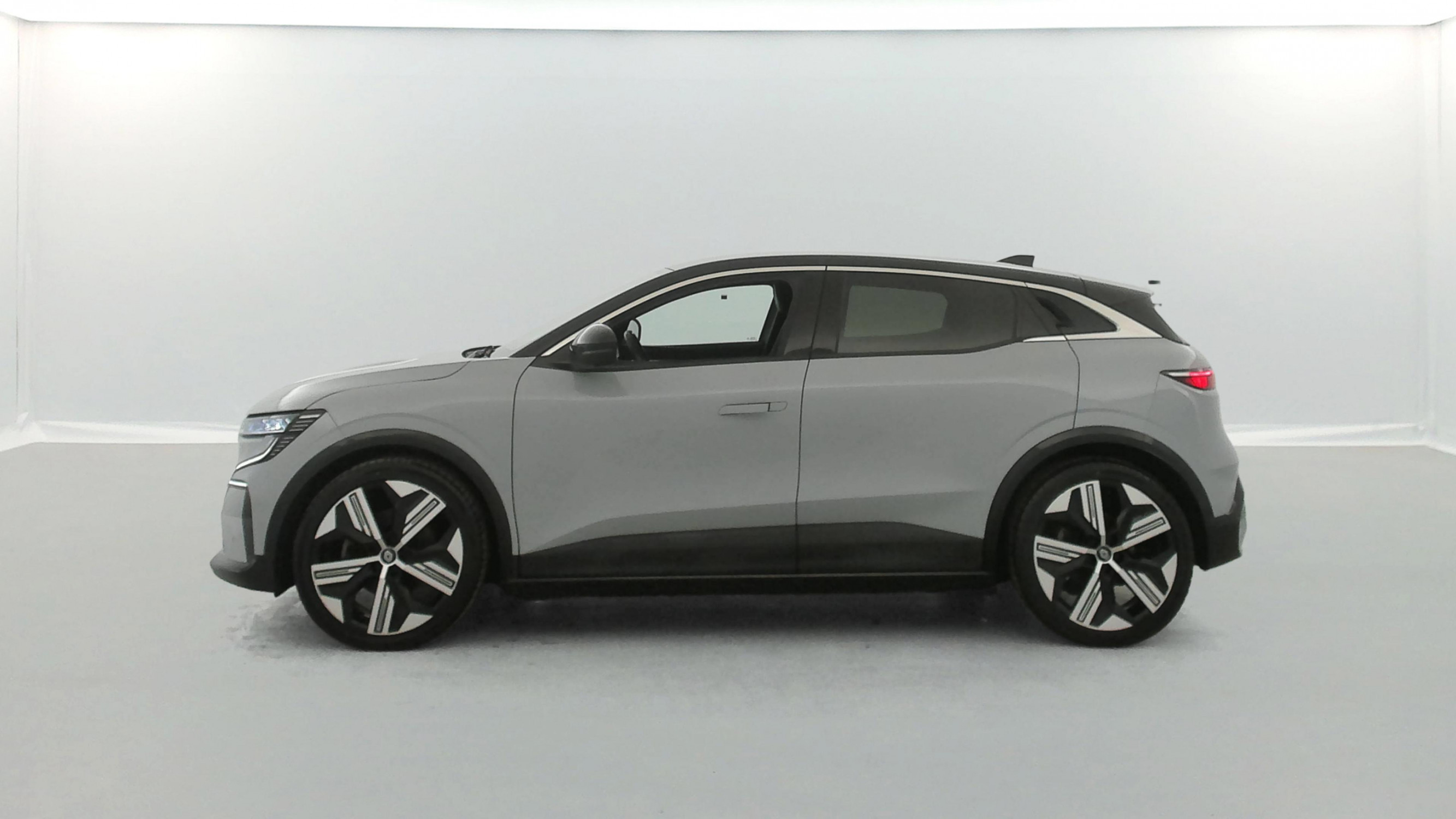 Vente en ligne Renault Megane E-Tech  220 ch autonomie confort AC7 au prix de 19 990 €