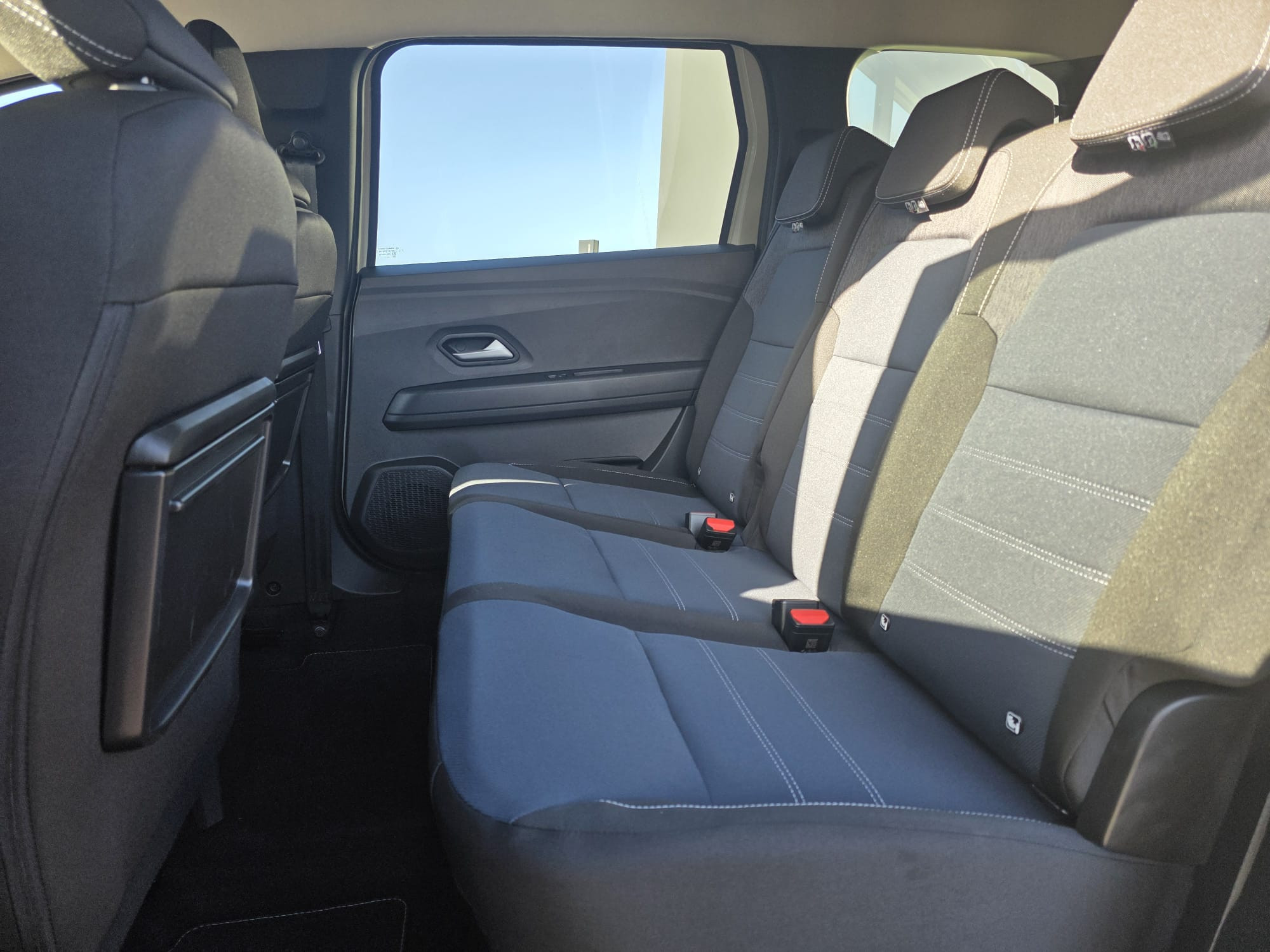 Vente en ligne Dacia Jogger  Hybrid 140 7 places GSR2 au prix de 27 990 €