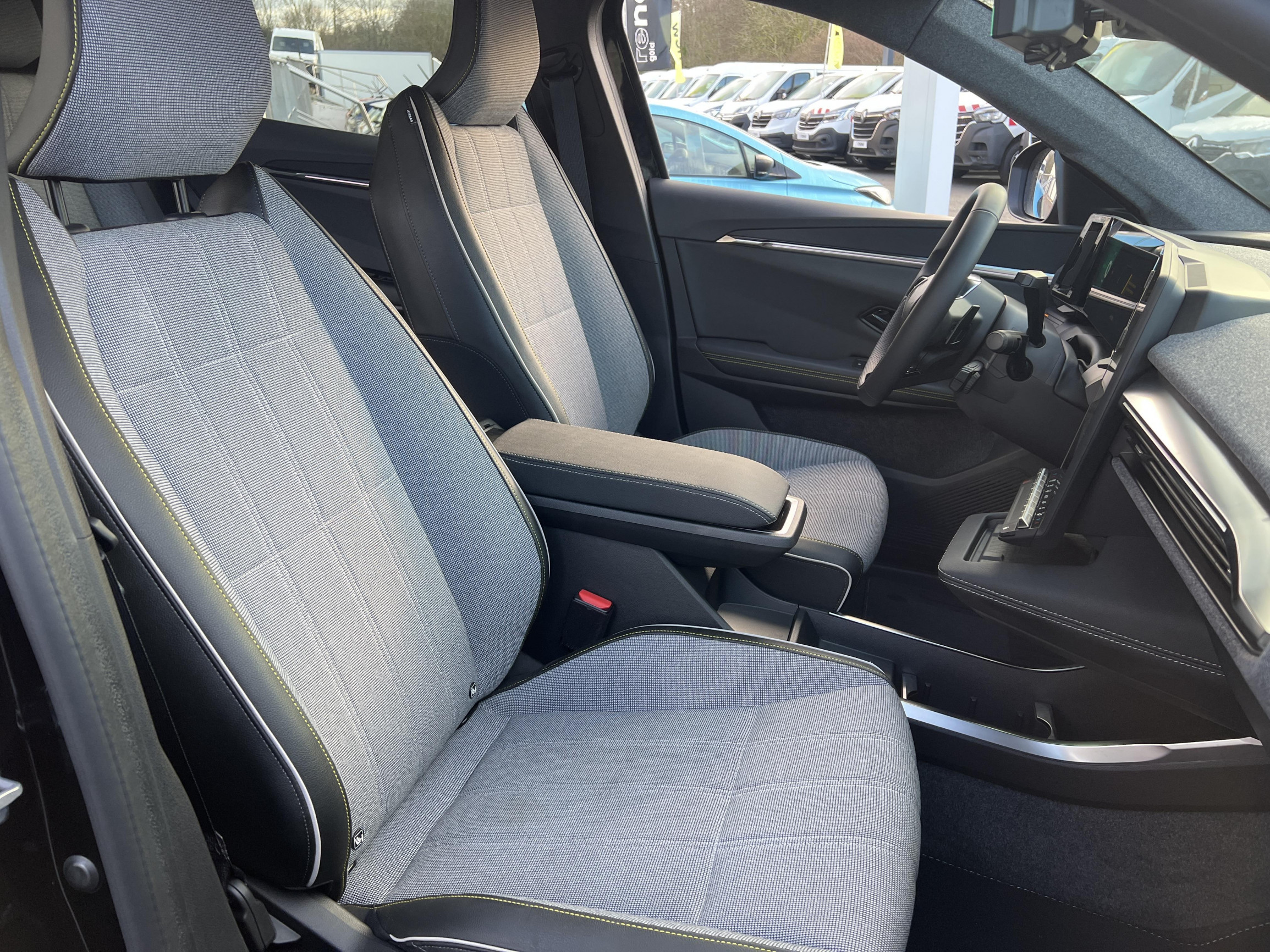 Vente en ligne Renault Scenic E-Tech  220 ch grande autonomie au prix de 42 590 €