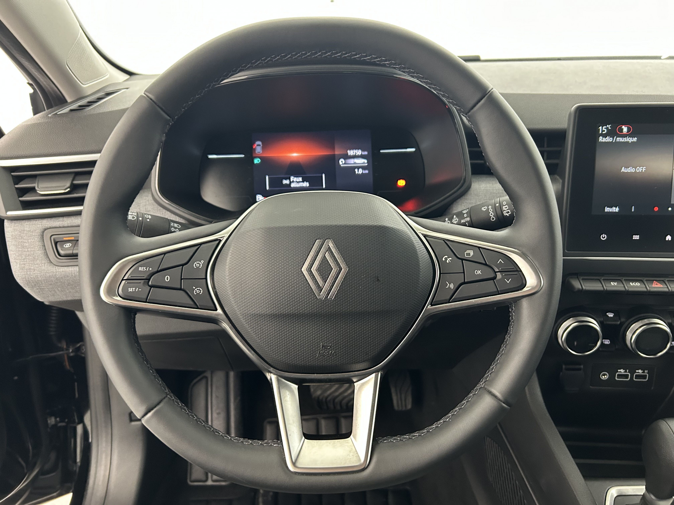 Vente en ligne Renault Clio 5 Clio E-Tech full hybrid 145 ch GSR2 au prix de 20 990 €