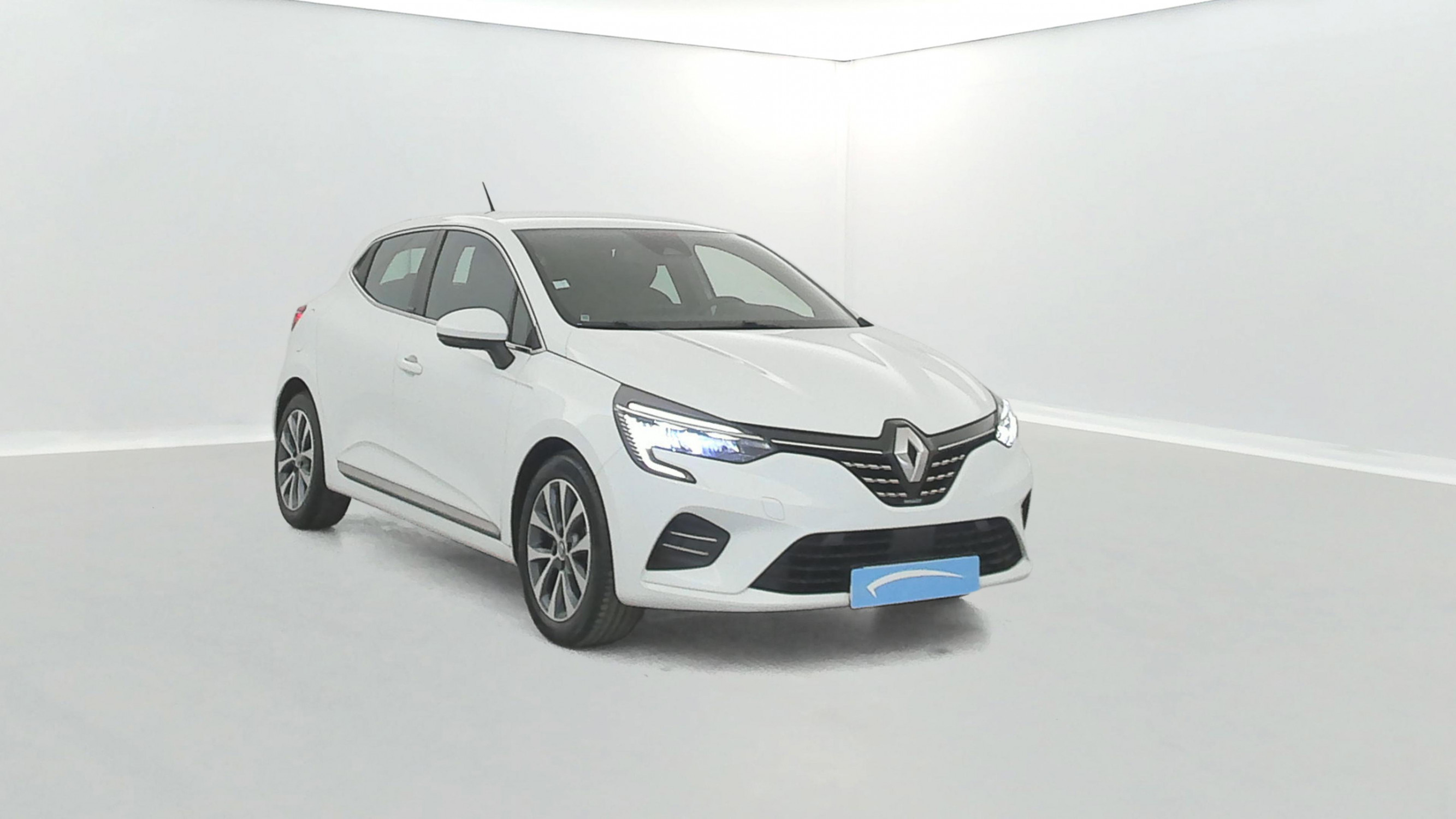 Vente en ligne Renault Clio 5 Clio E-Tech 140 - 21 au prix de 16 990 €