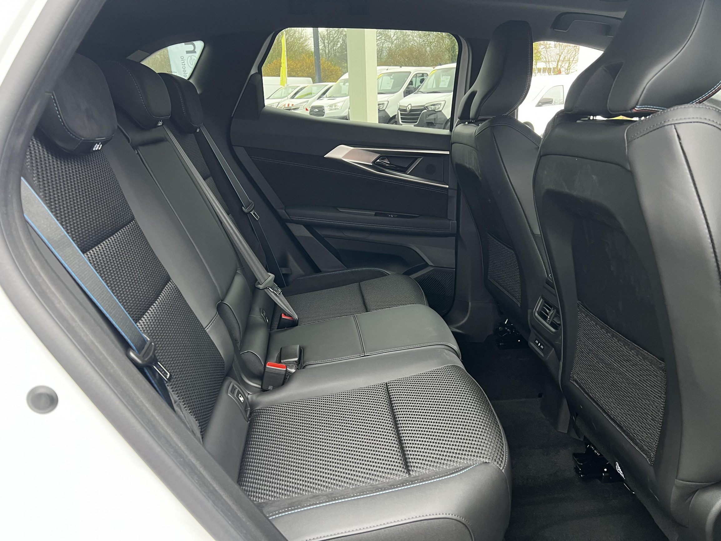 Vente en ligne Renault Austral  full hybrid E-Tech 200 ch au prix de 41 990 €