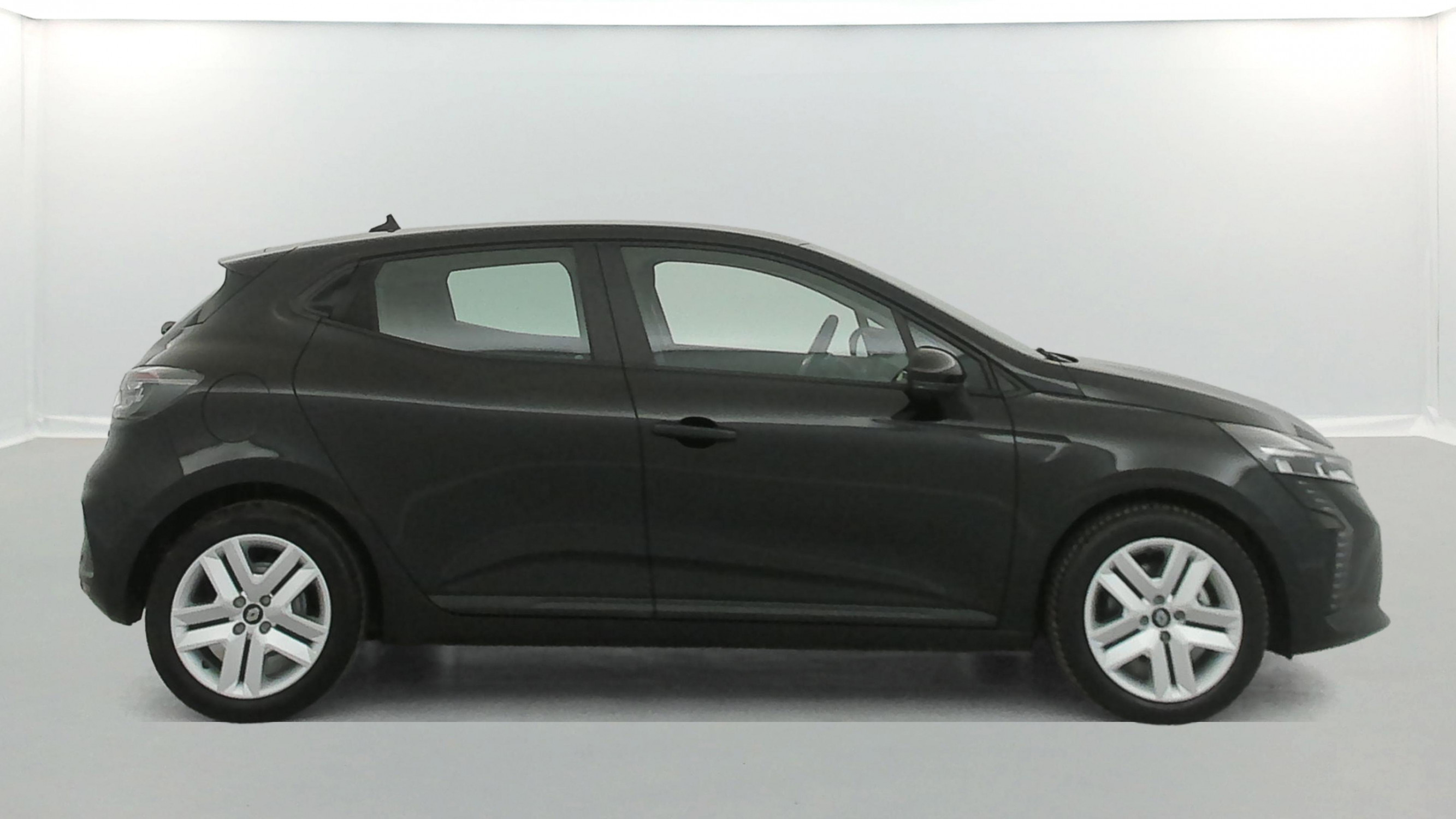 Vente en ligne Renault Clio 5 Clio E-Tech full hybrid 145 au prix de 17 990 €