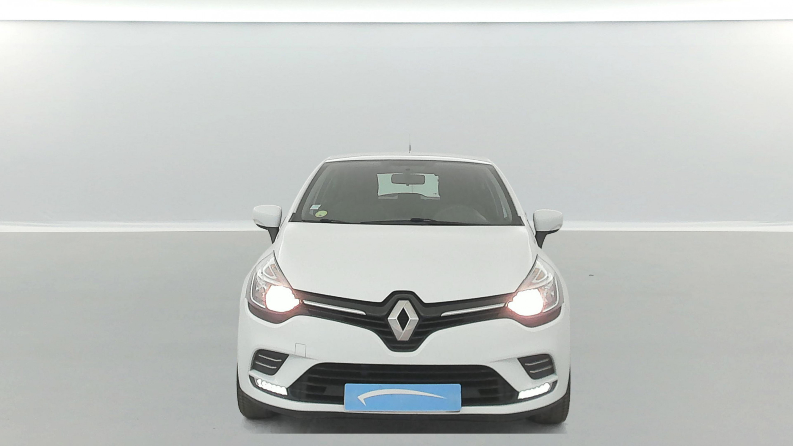 Vente en ligne Renault Clio 4 Clio dCi 75 E6C au prix de 10 390 €