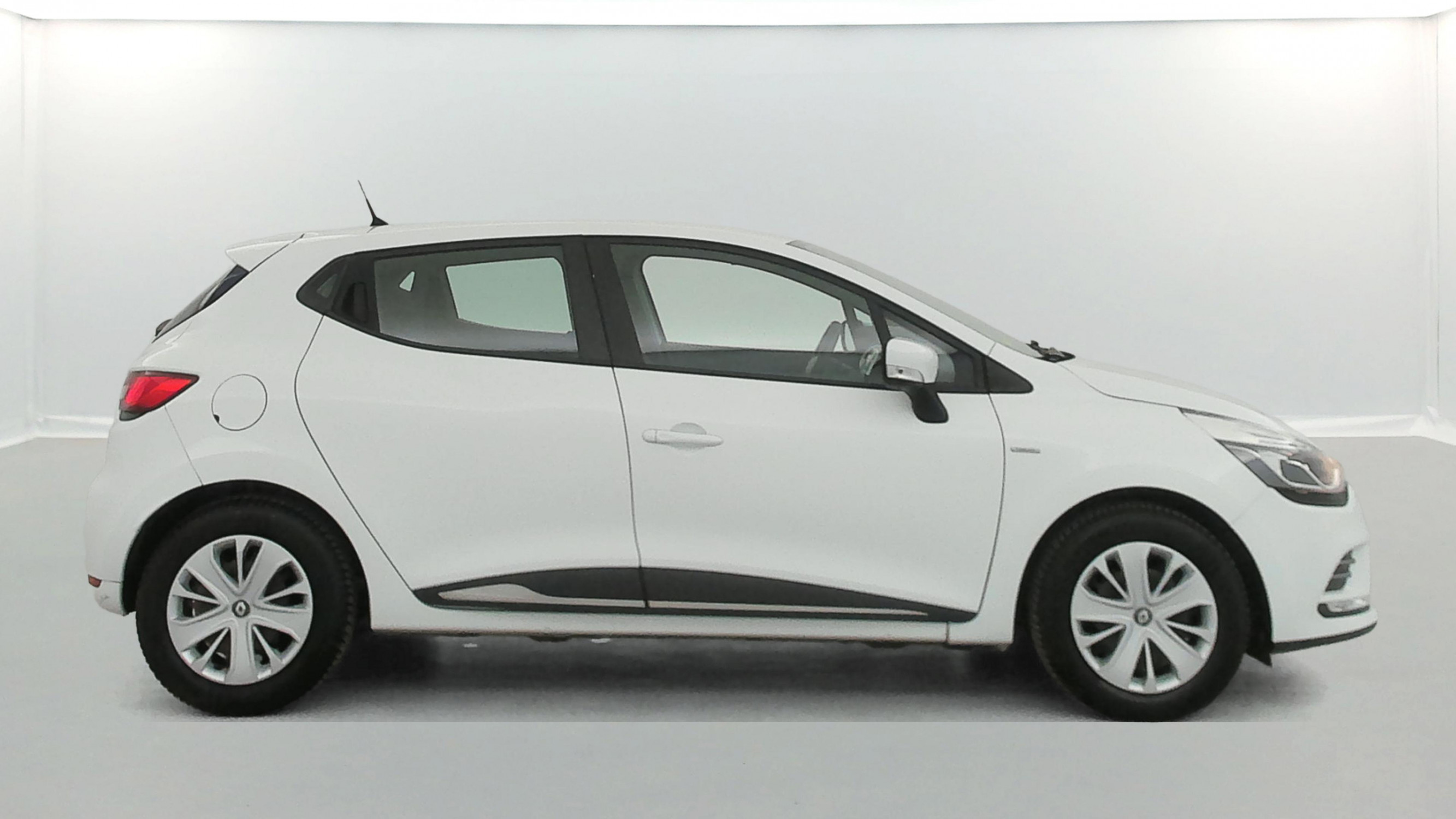 Vente en ligne Renault Clio 4 Clio dCi 75 E6C au prix de 10 390 €