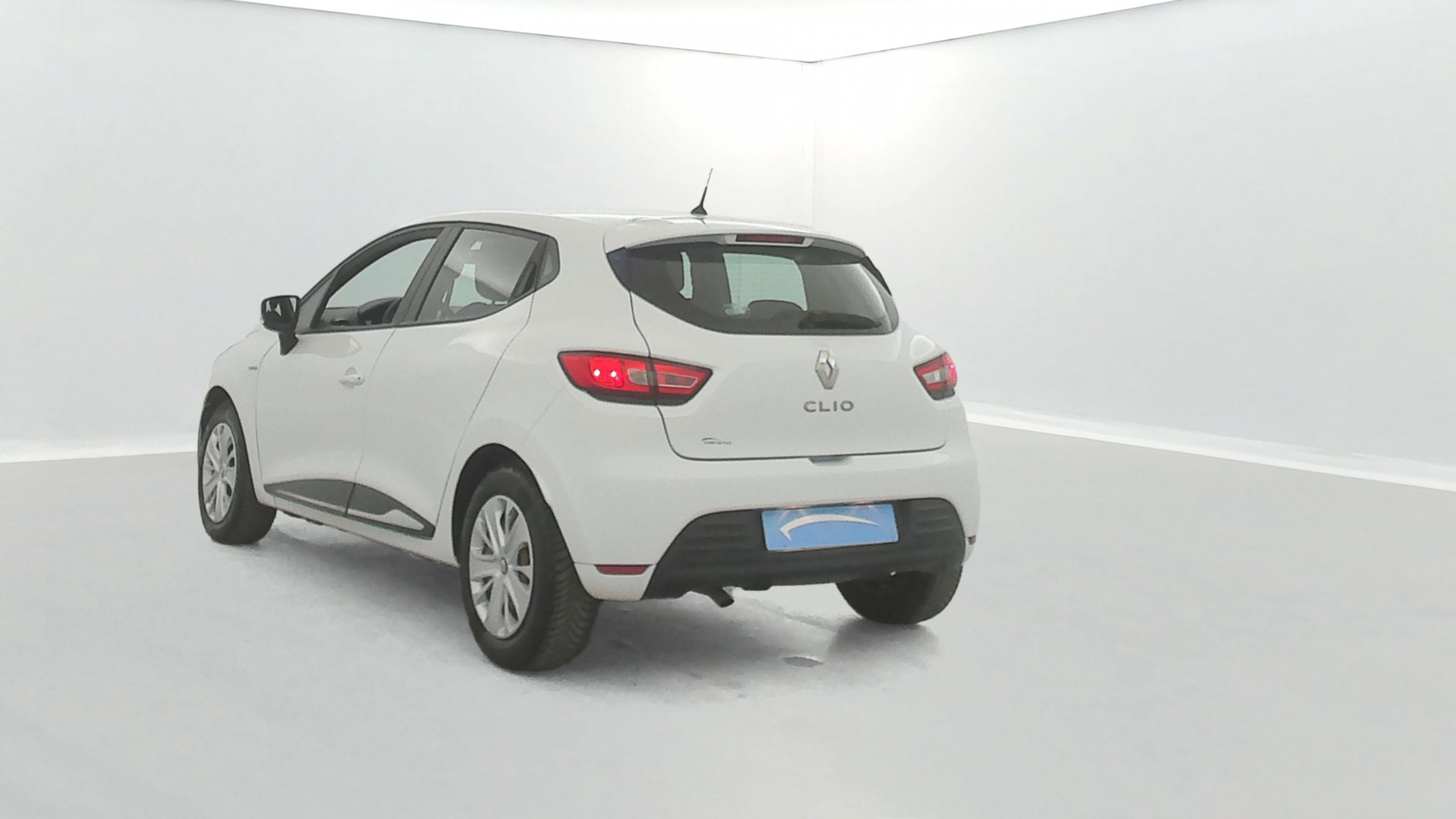 Vente en ligne Renault Clio 4 Clio dCi 75 E6C au prix de 10 390 €