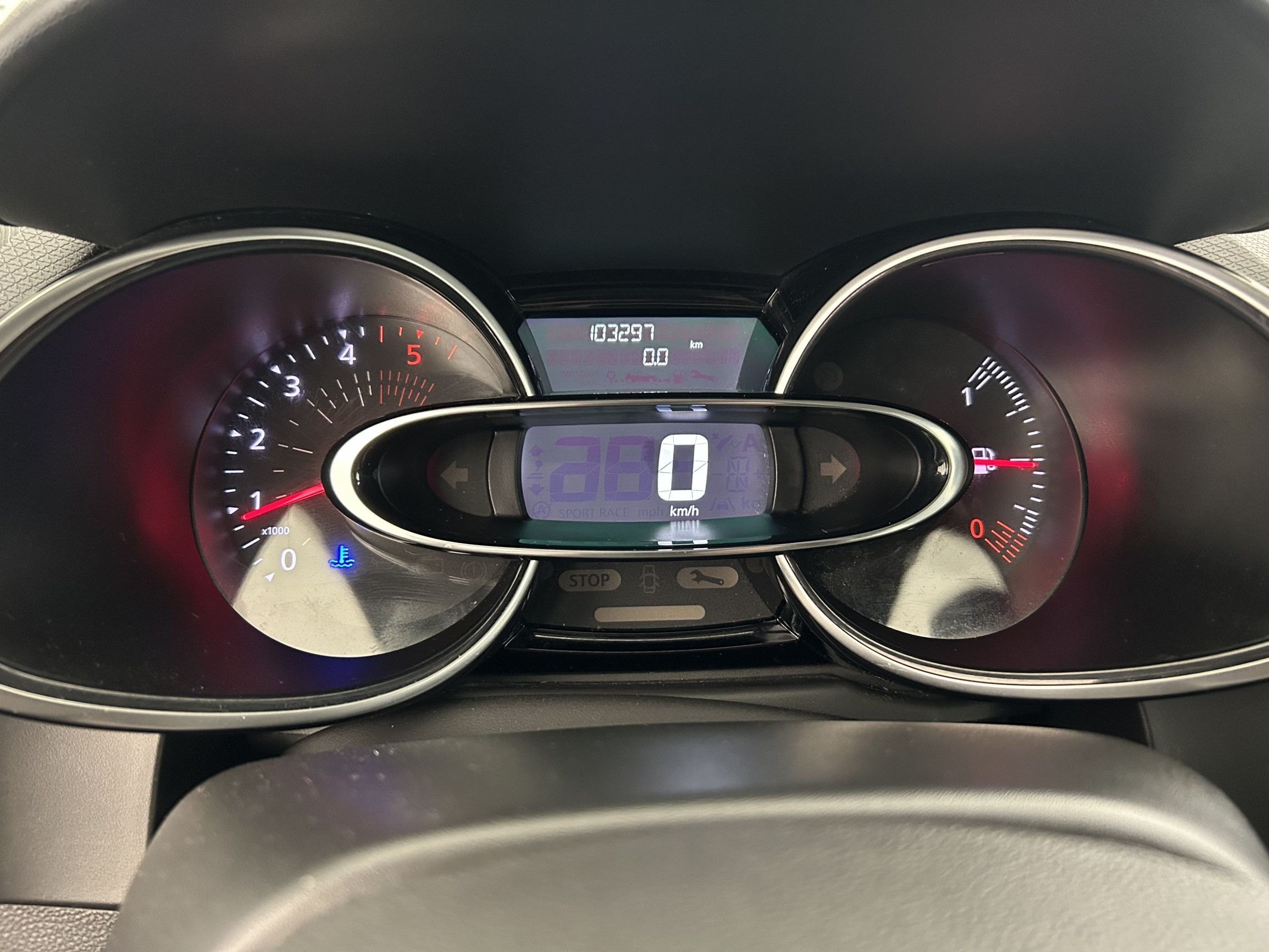 Vente en ligne Renault Clio 4 Clio dCi 75 E6C au prix de 10 390 €