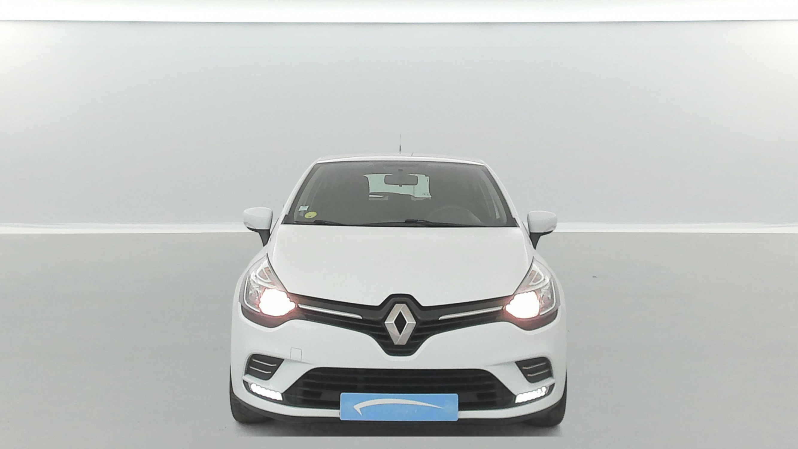 Vente en ligne Renault Clio 4 Clio dCi 75 E6C au prix de 10 390 €