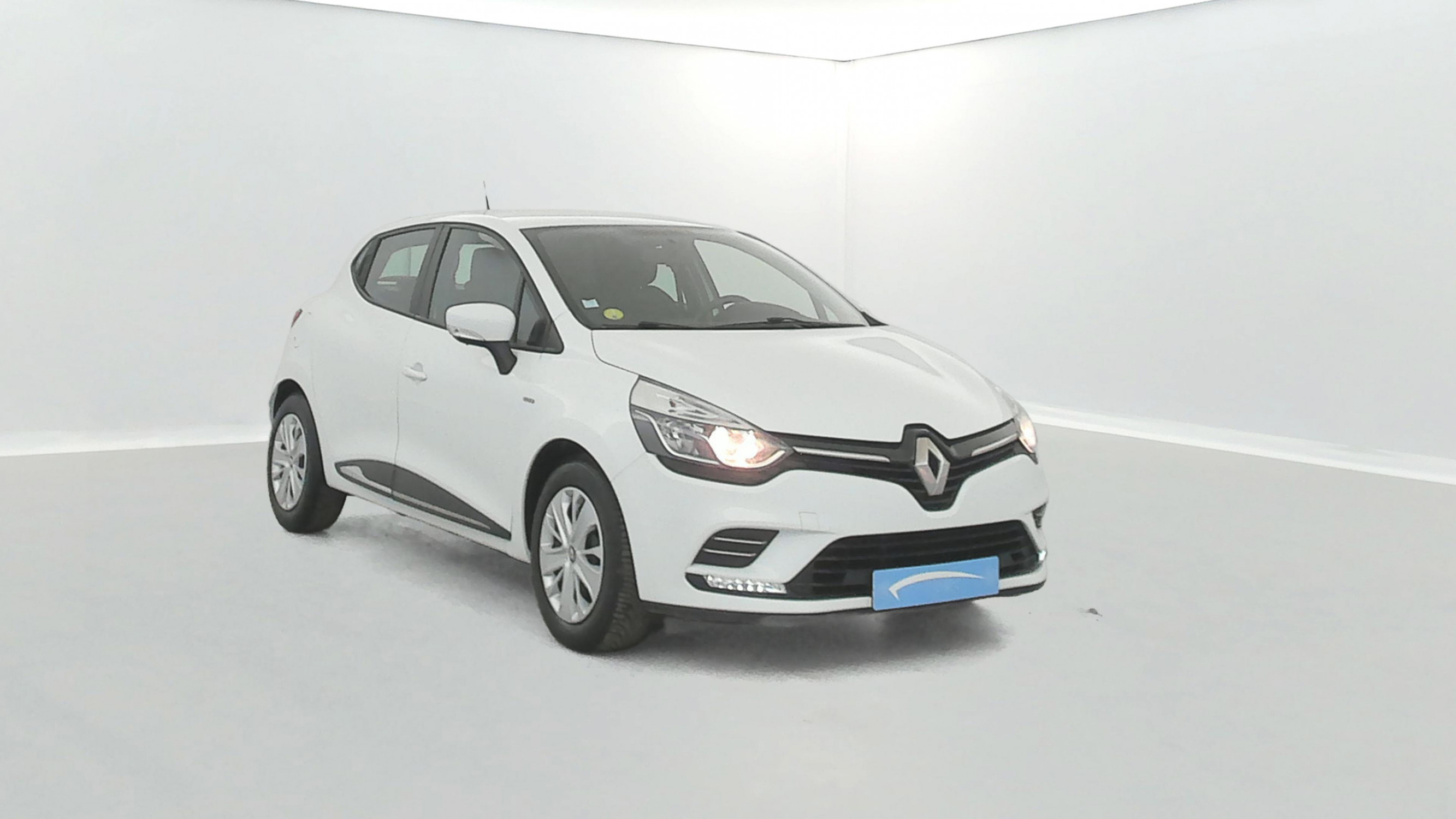 Vente en ligne Renault Clio 4 Clio dCi 75 E6C au prix de 10 390 €