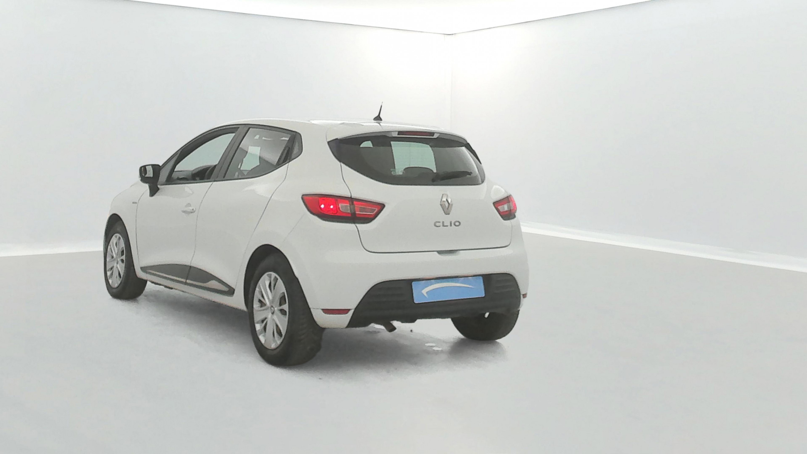 Vente en ligne Renault Clio 4 Clio dCi 75 E6C au prix de 10 390 €