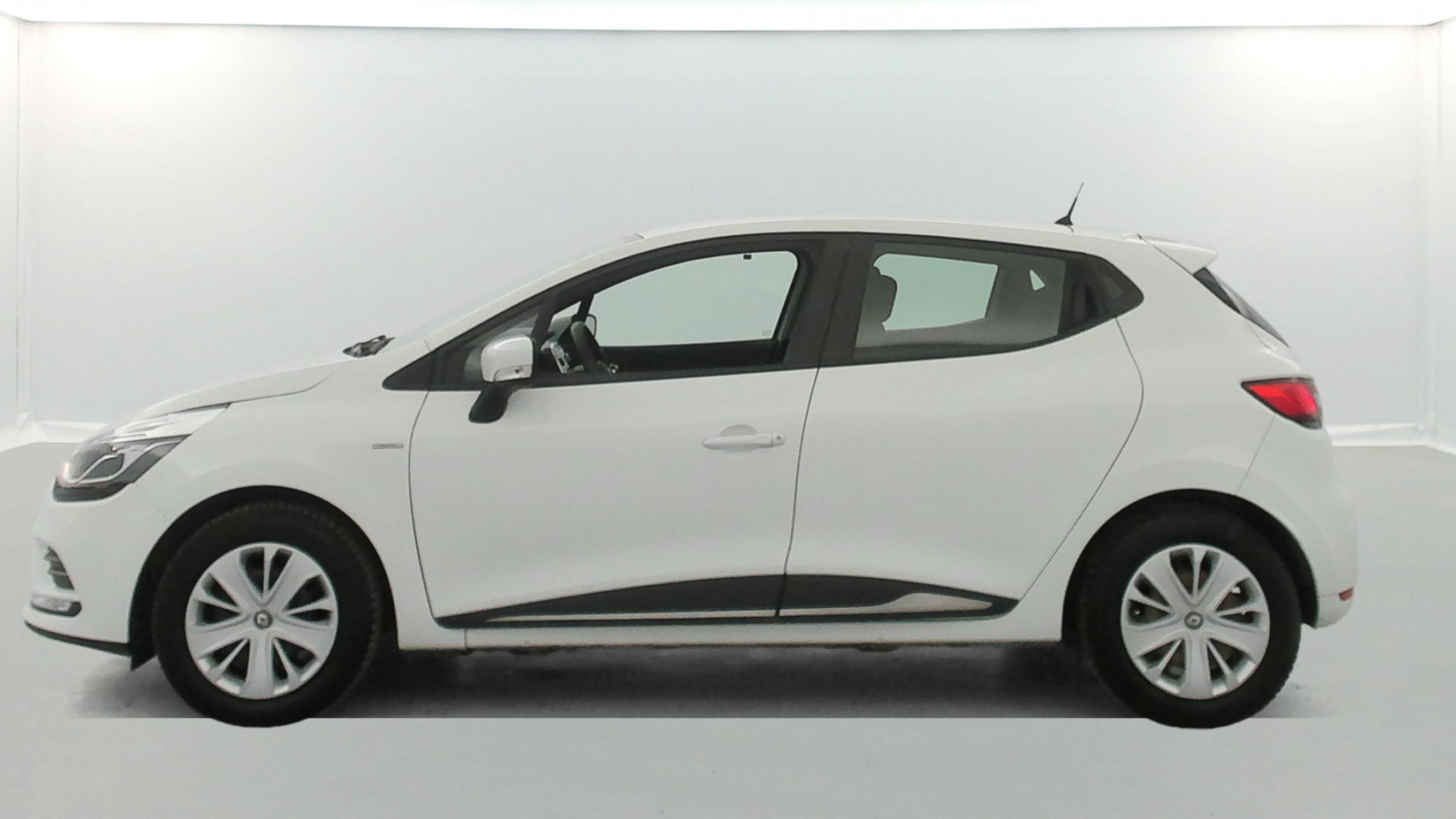 Vente en ligne Renault Clio 4 Clio dCi 75 E6C au prix de 10 390 €