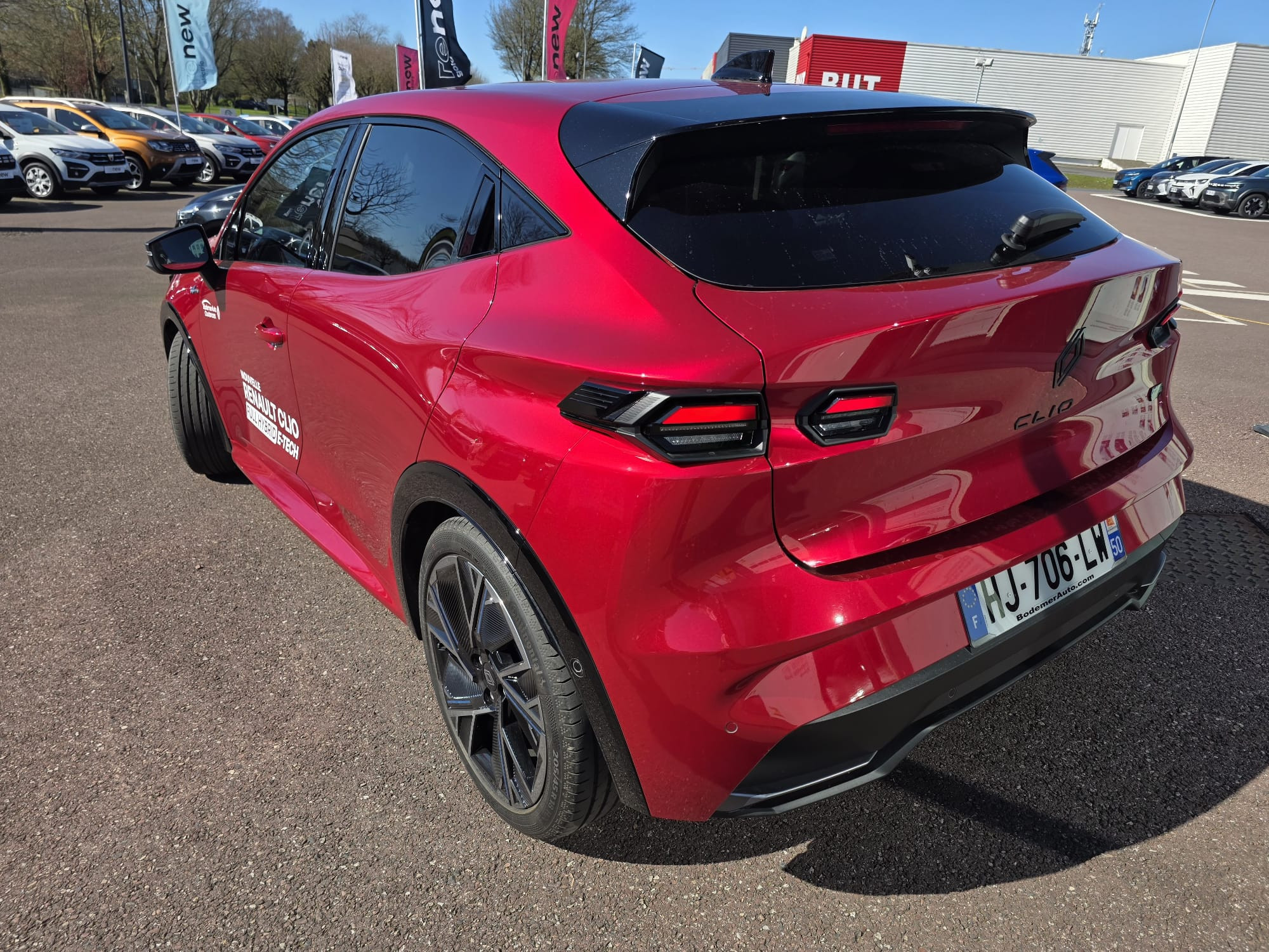 Vente en ligne Renault Clio 6 Clio E-Tech full hybrid 160 ch au prix de 28 800 €