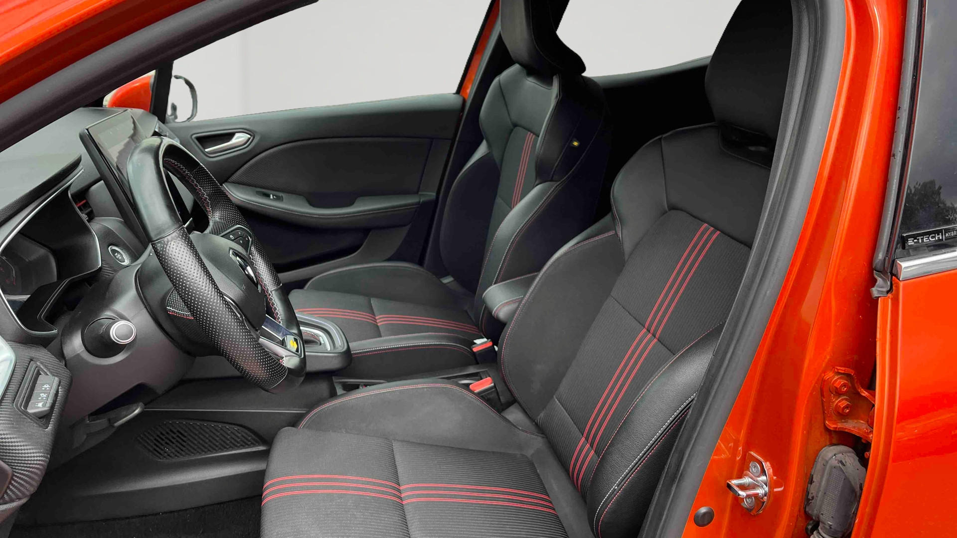 Vente en ligne Renault Clio 5 Clio E-Tech 140 au prix de 14 990 €