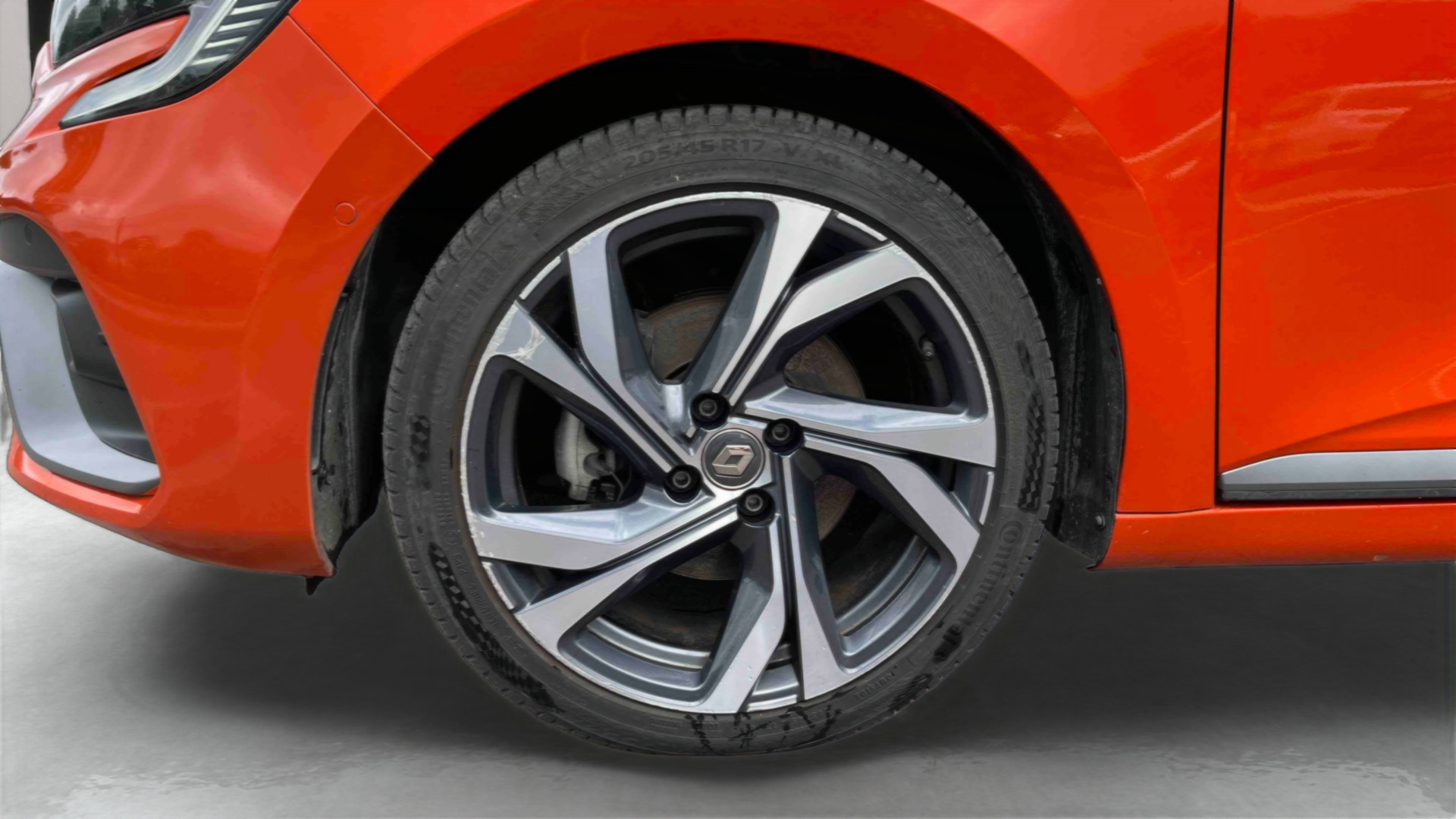 Vente en ligne Renault Clio 5 Clio E-Tech 140 au prix de 14 990 €