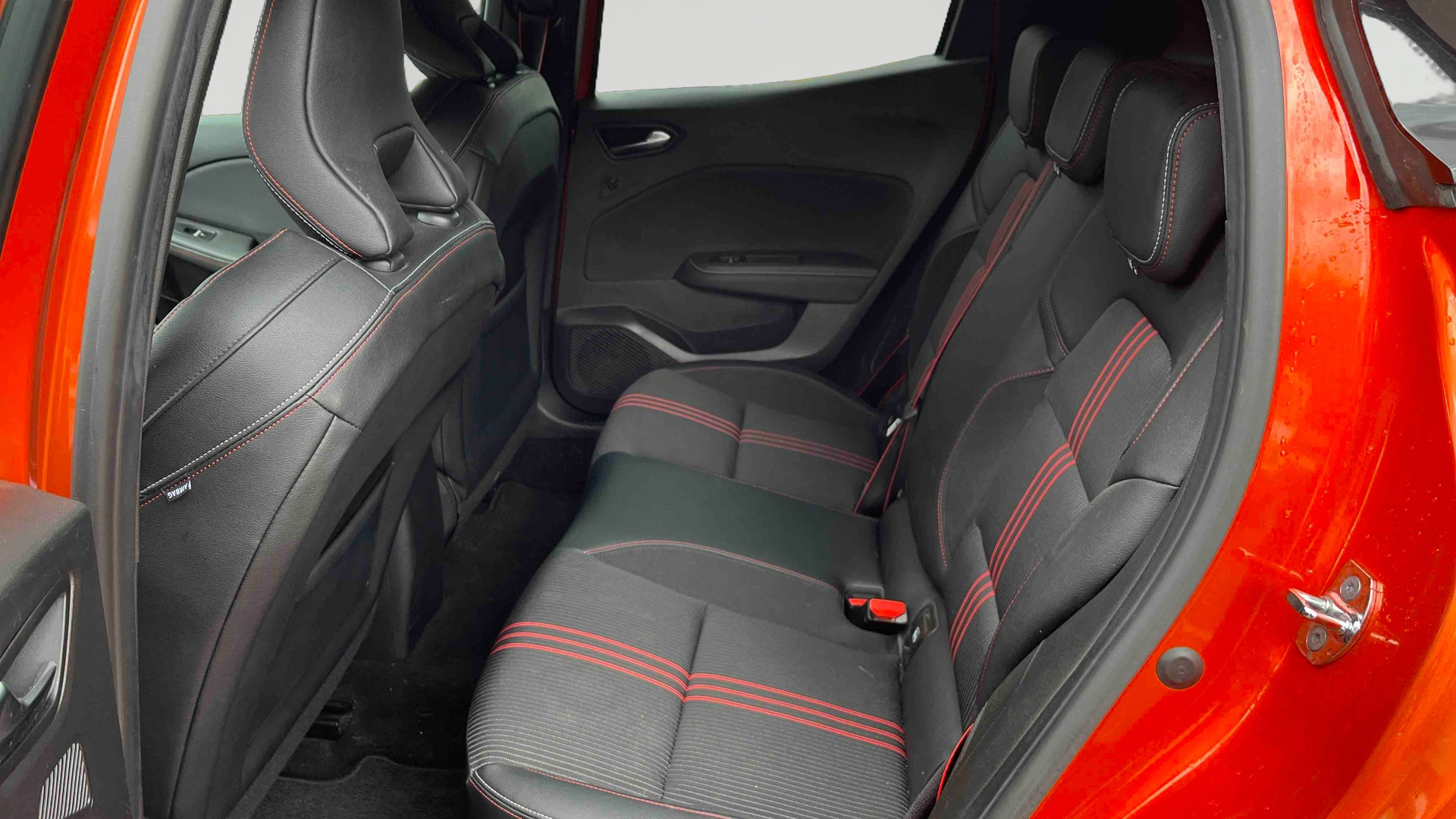 Vente en ligne Renault Clio 5 Clio E-Tech 140 au prix de 14 990 €