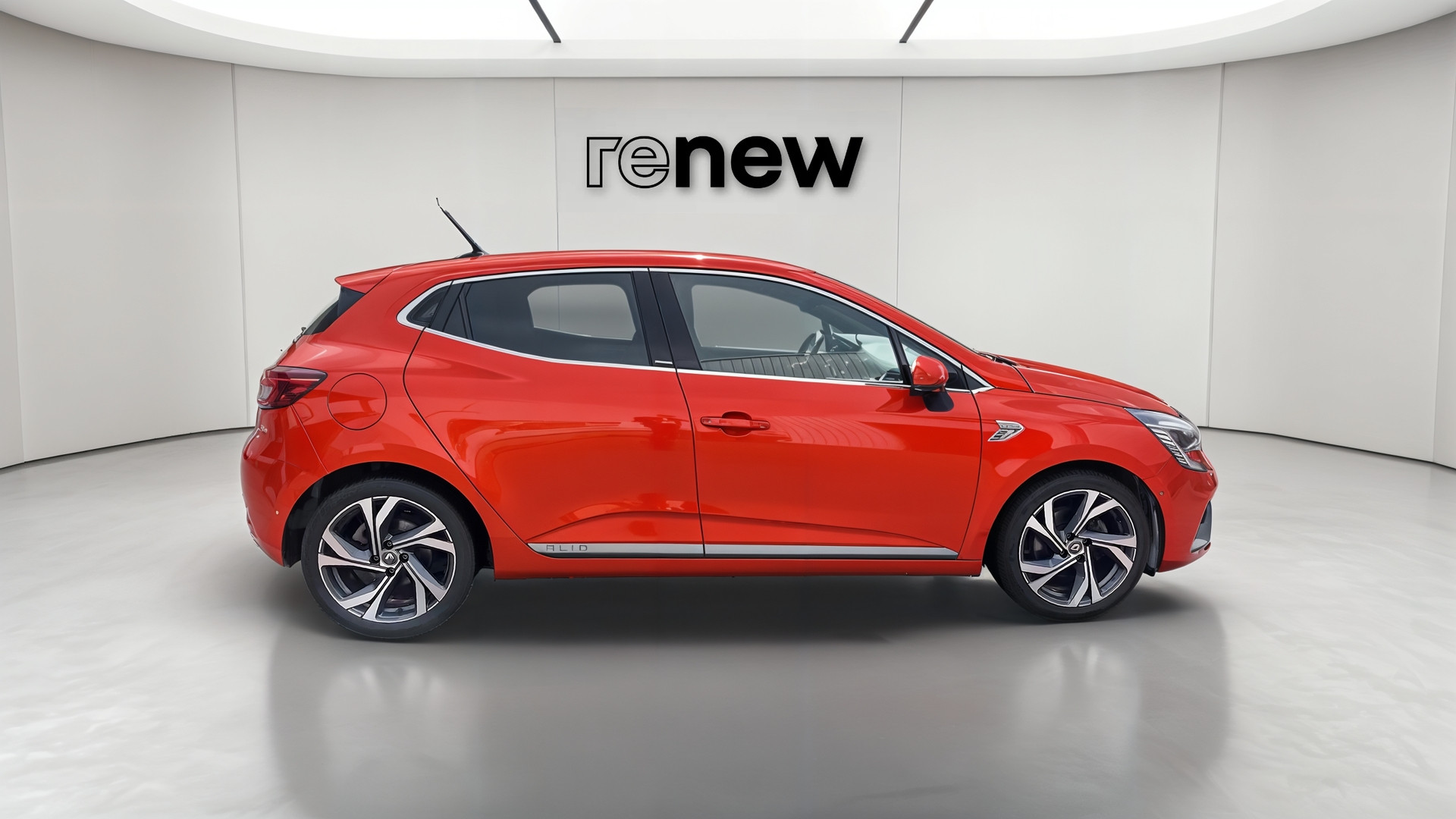 Vente en ligne Renault Clio 5 Clio E-Tech 140 au prix de 14 990 €